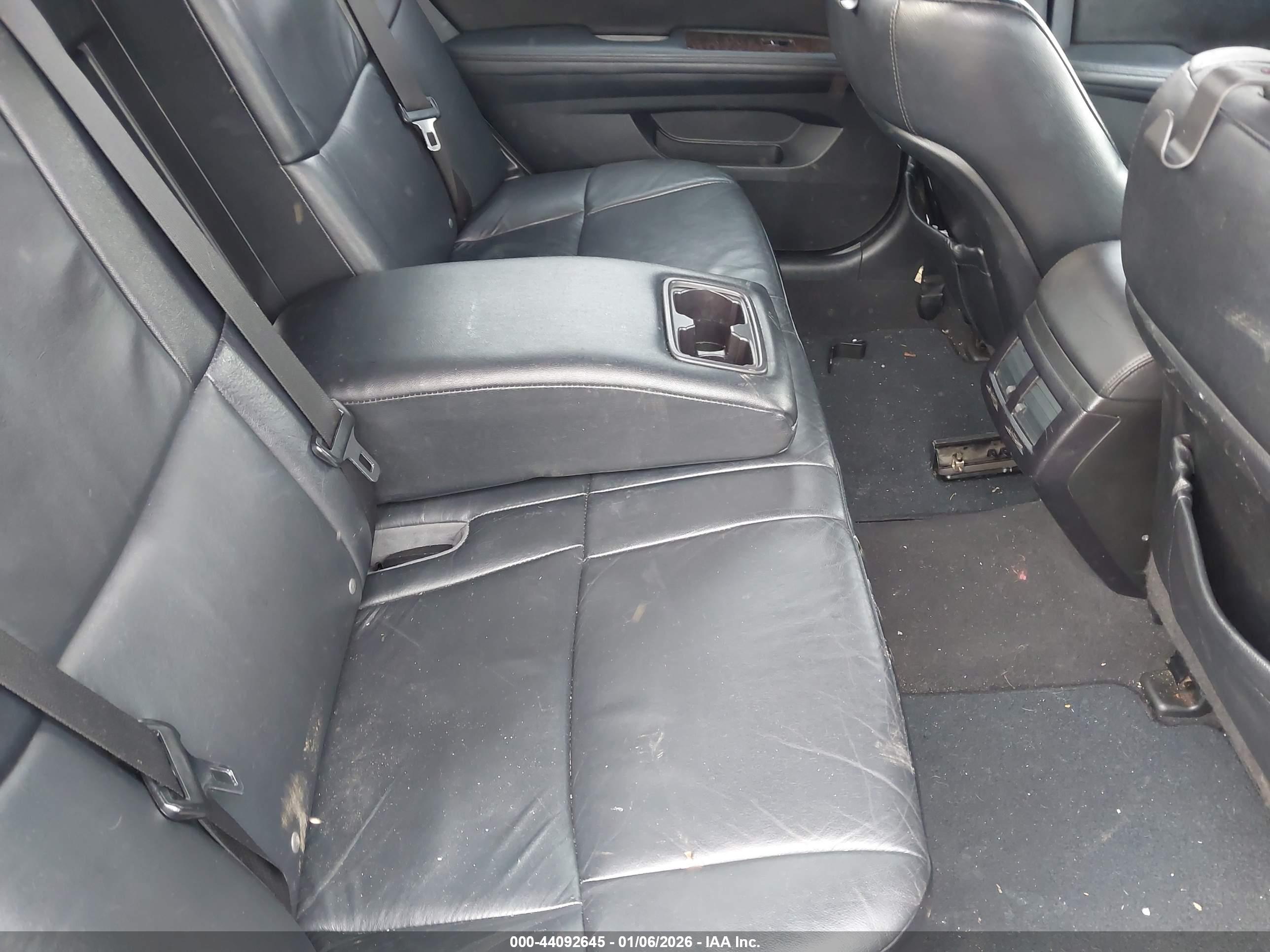 TOYOTA AVALON image 8