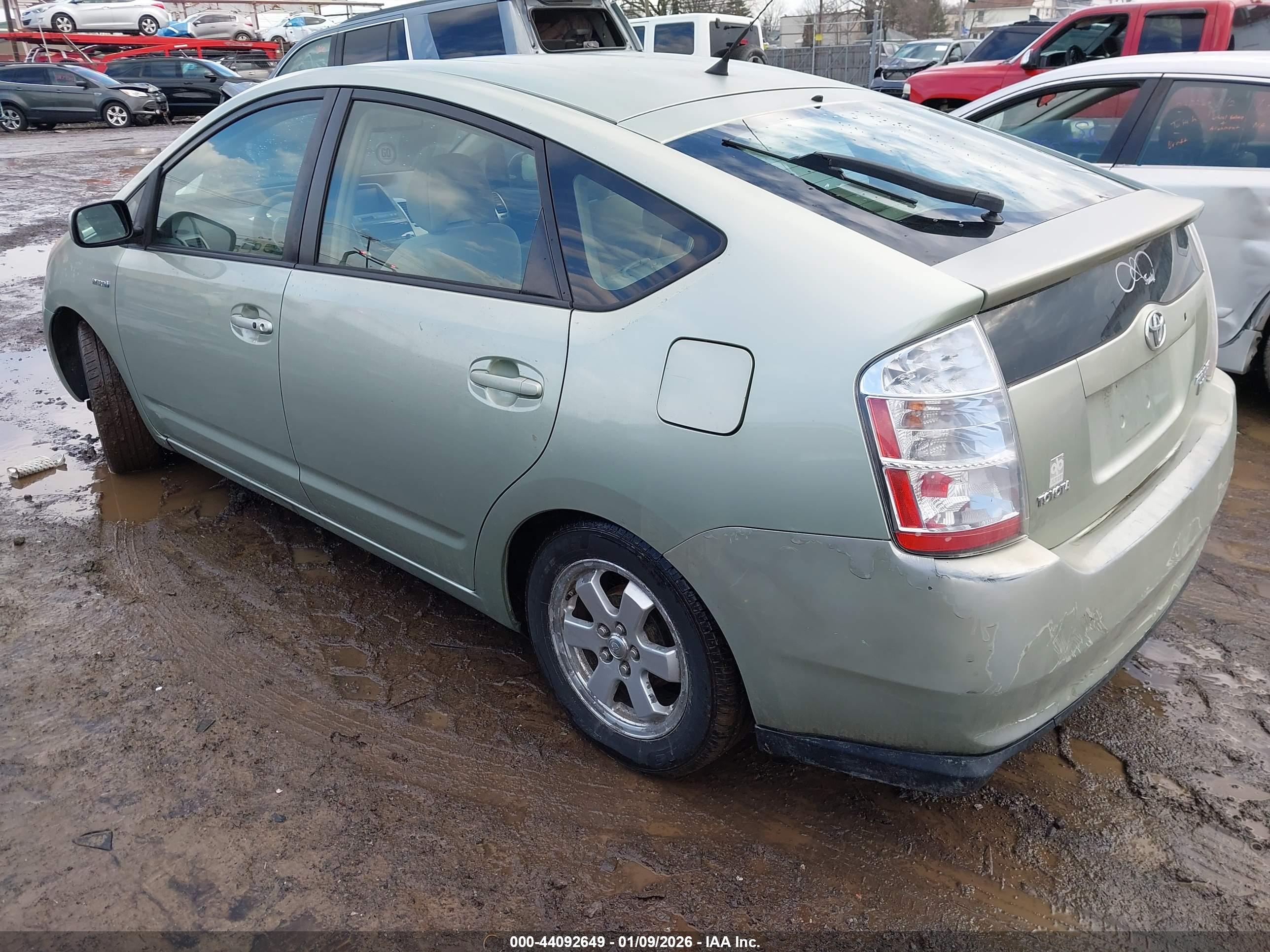 TOYOTA PRIUS image 3