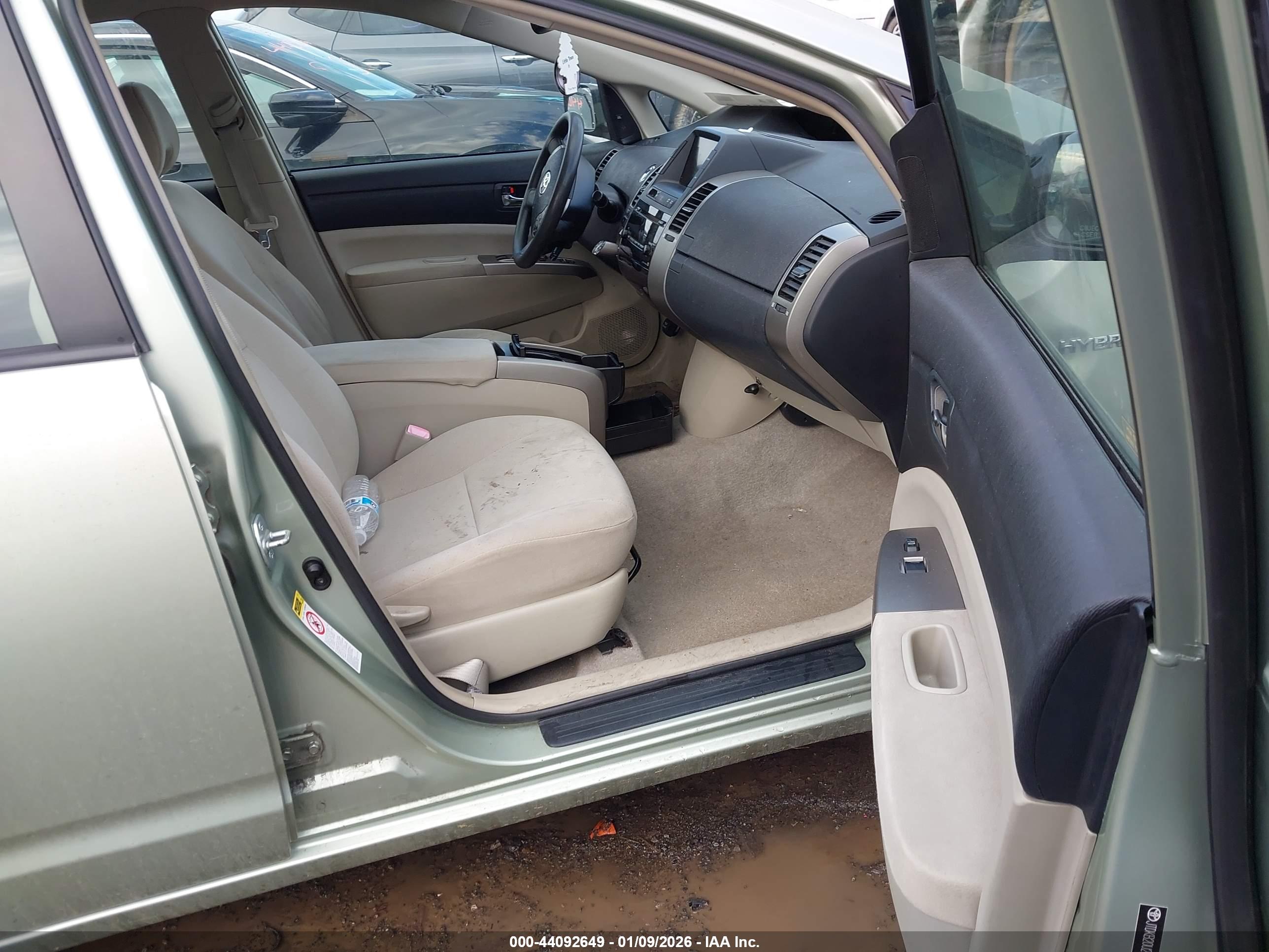 TOYOTA PRIUS image 5