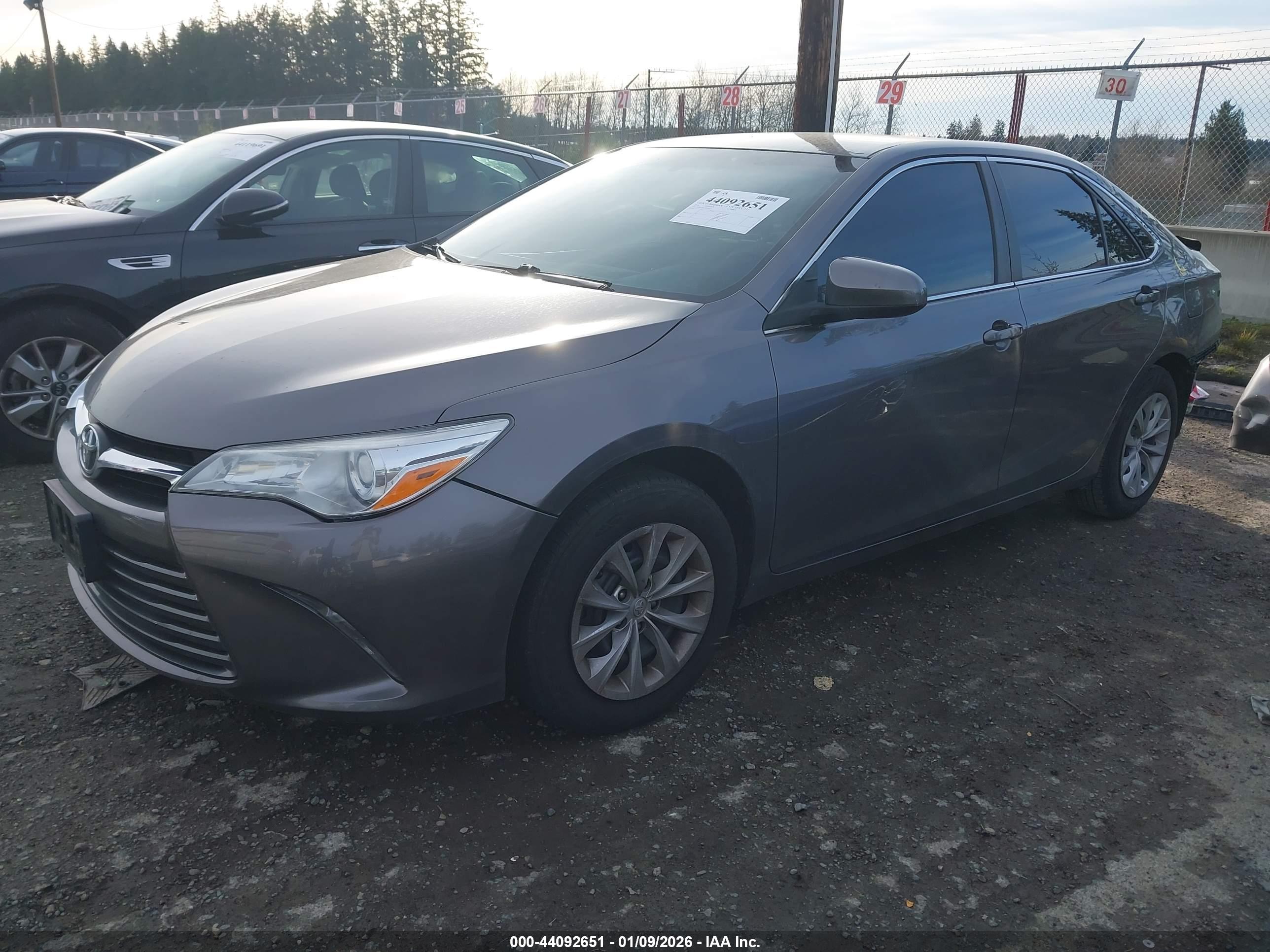 TOYOTA CAMRY image 2