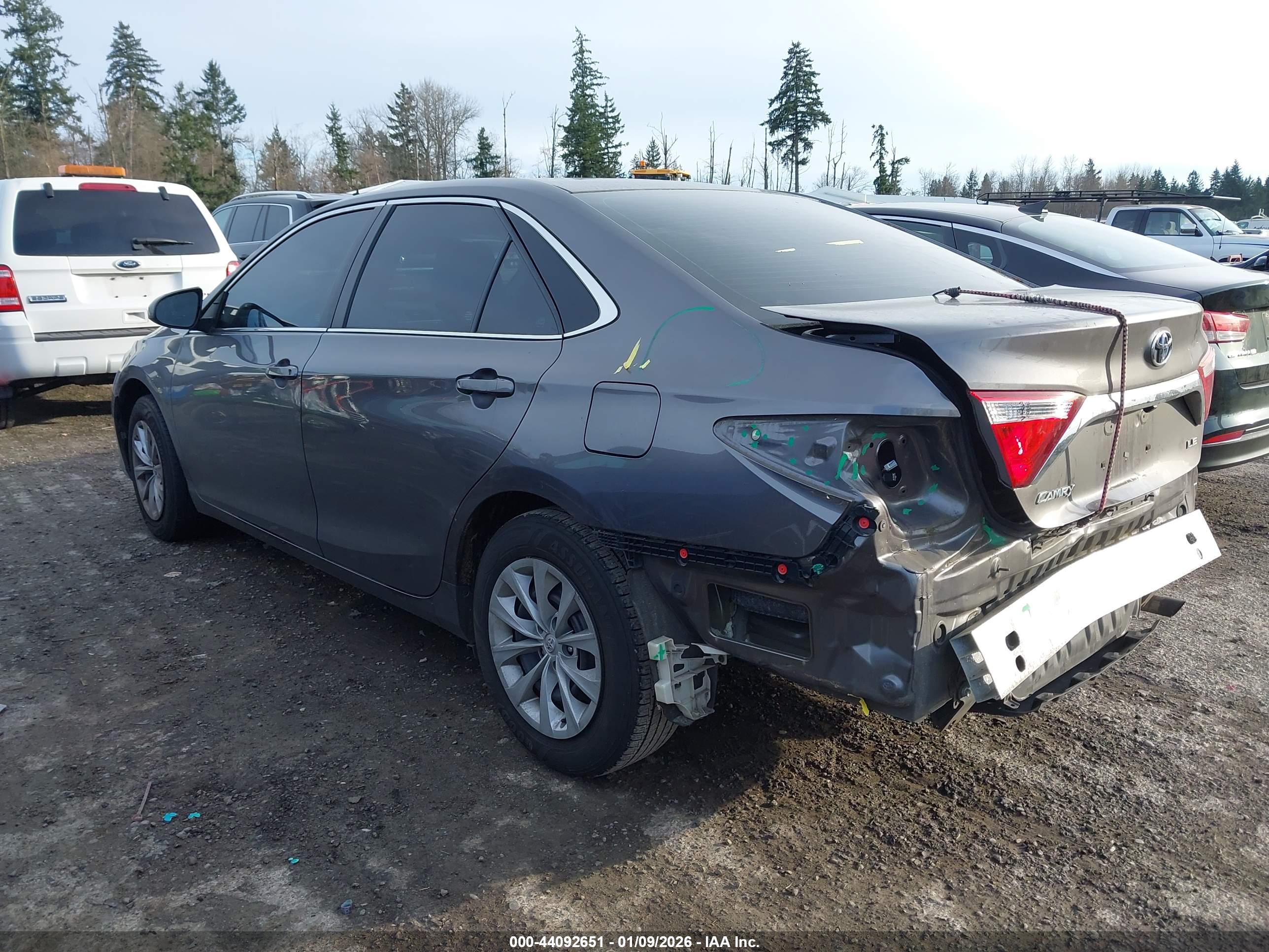 TOYOTA CAMRY image 3