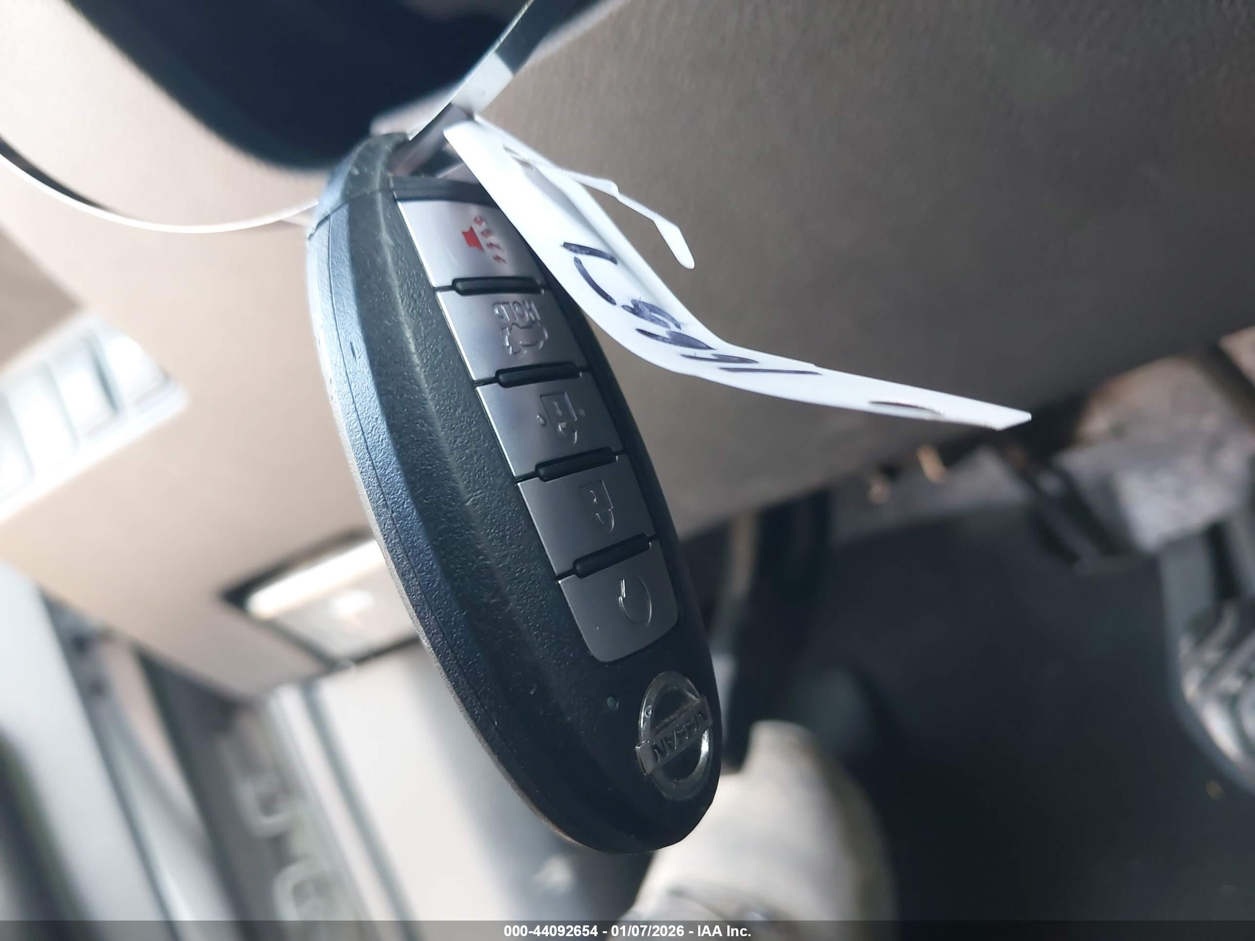 NISSAN ROGUE image 11
