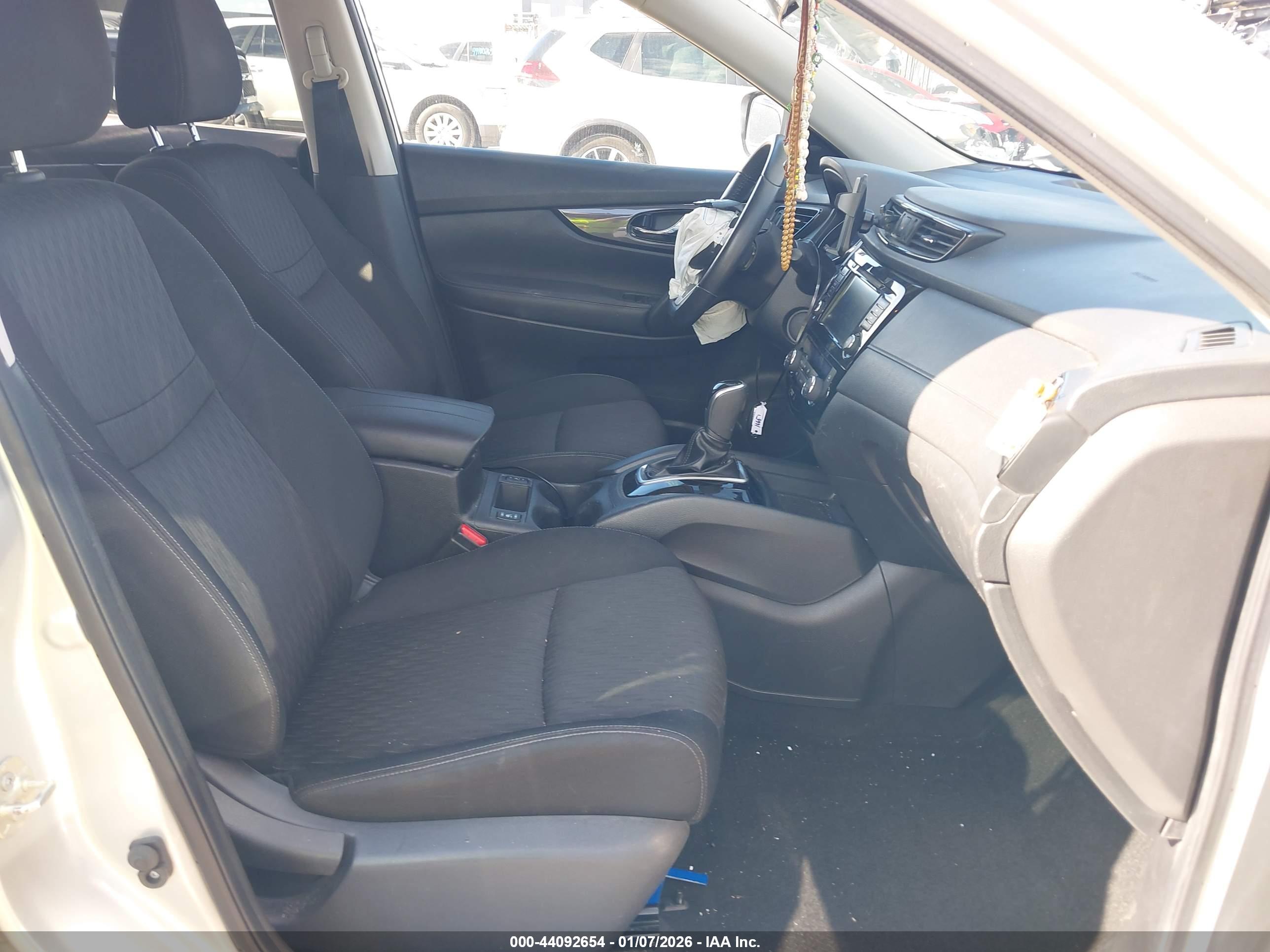 NISSAN ROGUE image 5