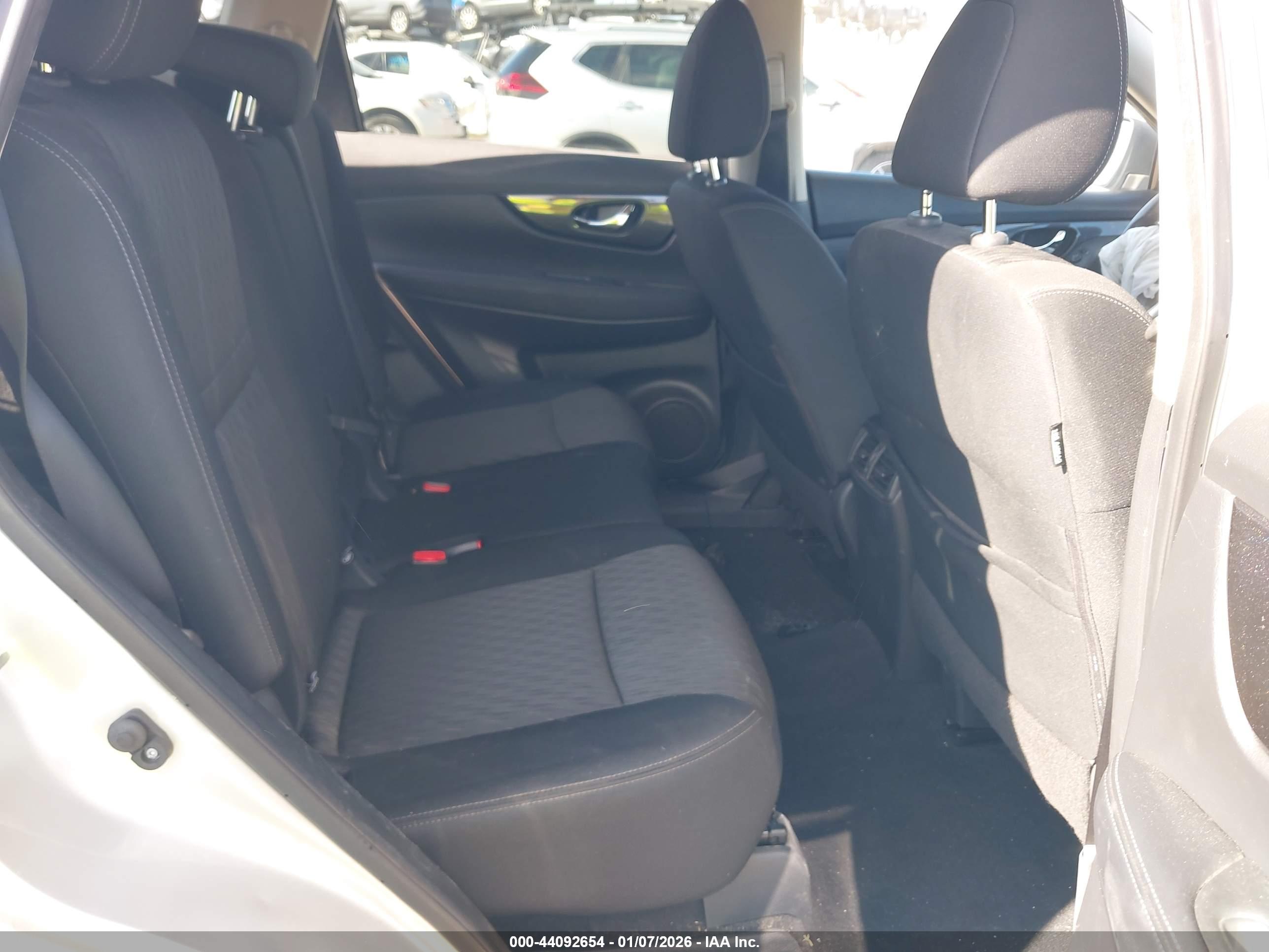 NISSAN ROGUE image 8