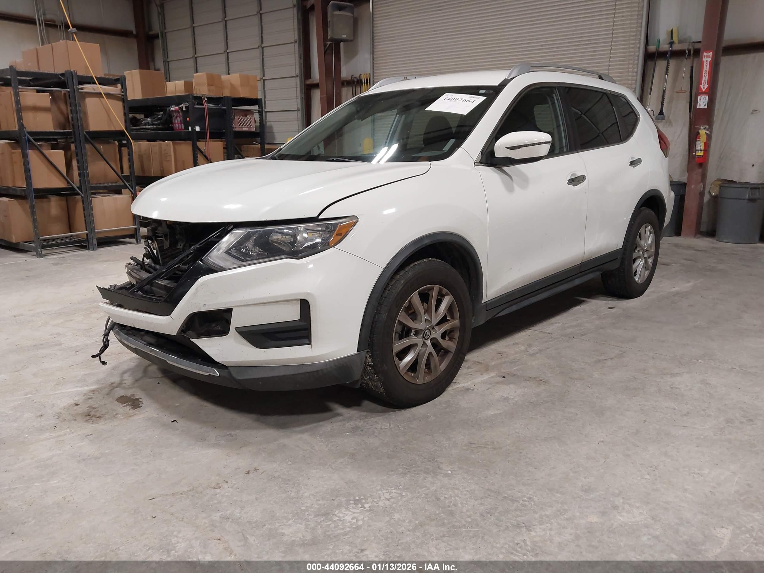 NISSAN ROGUE image 2