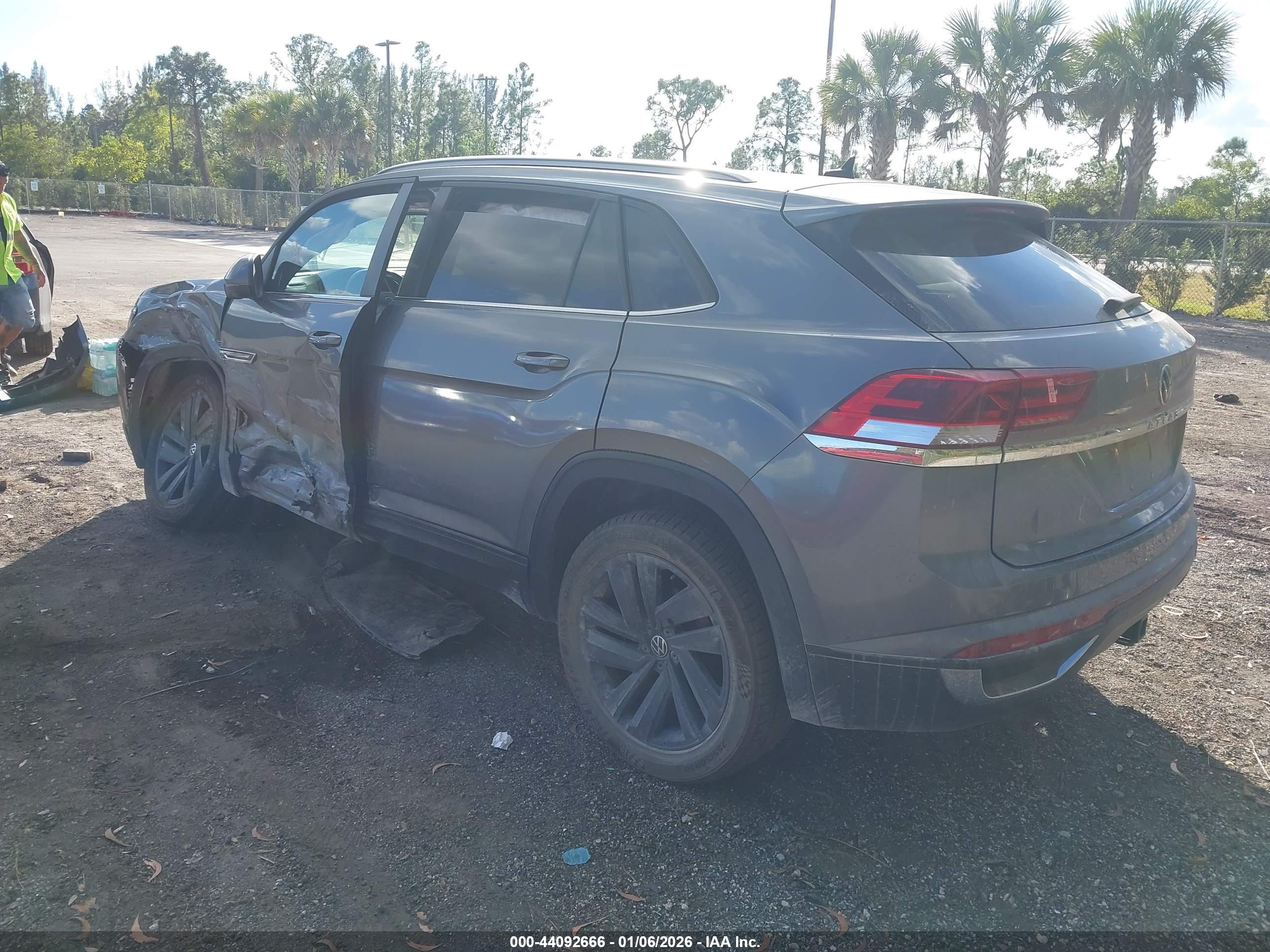VOLKSWAGEN ATLAS image 3