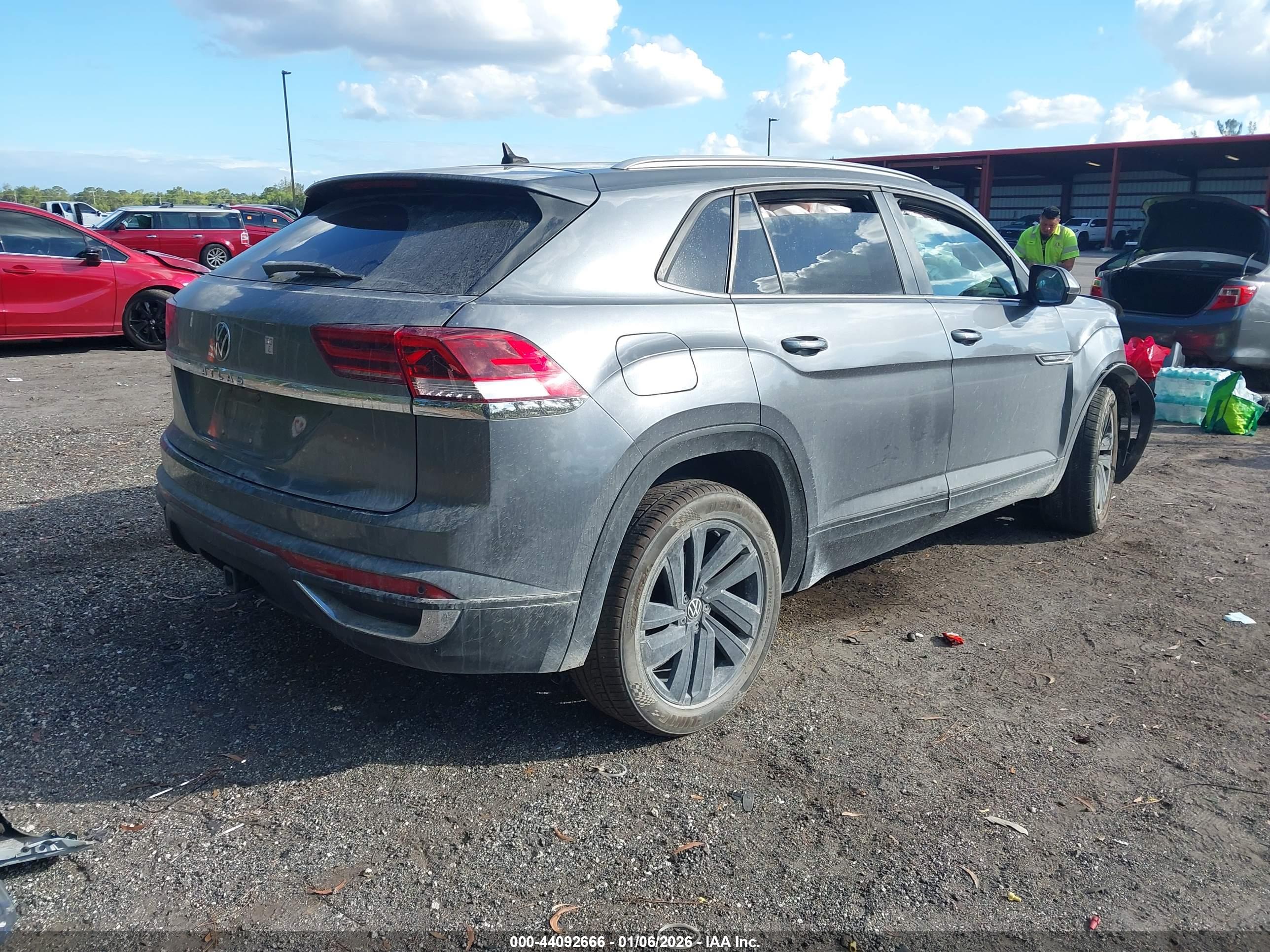 VOLKSWAGEN ATLAS image 4