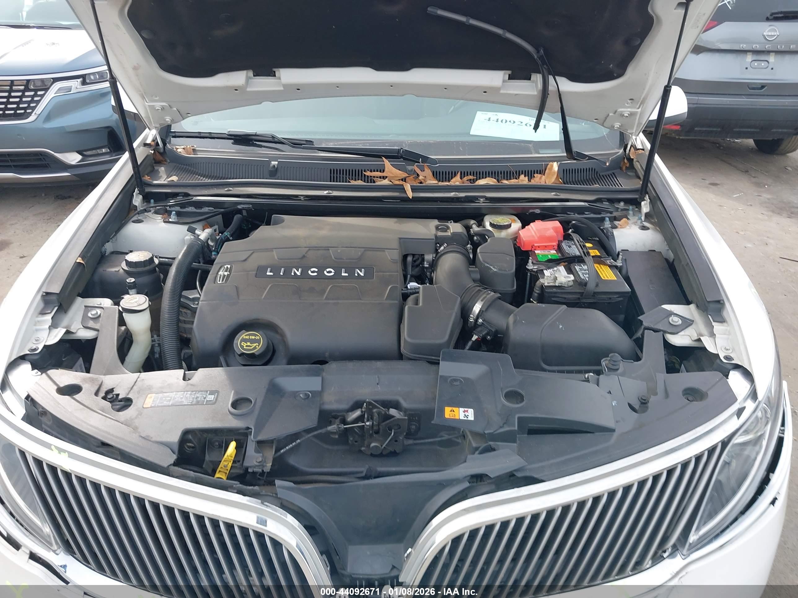LINCOLN MKS image 10