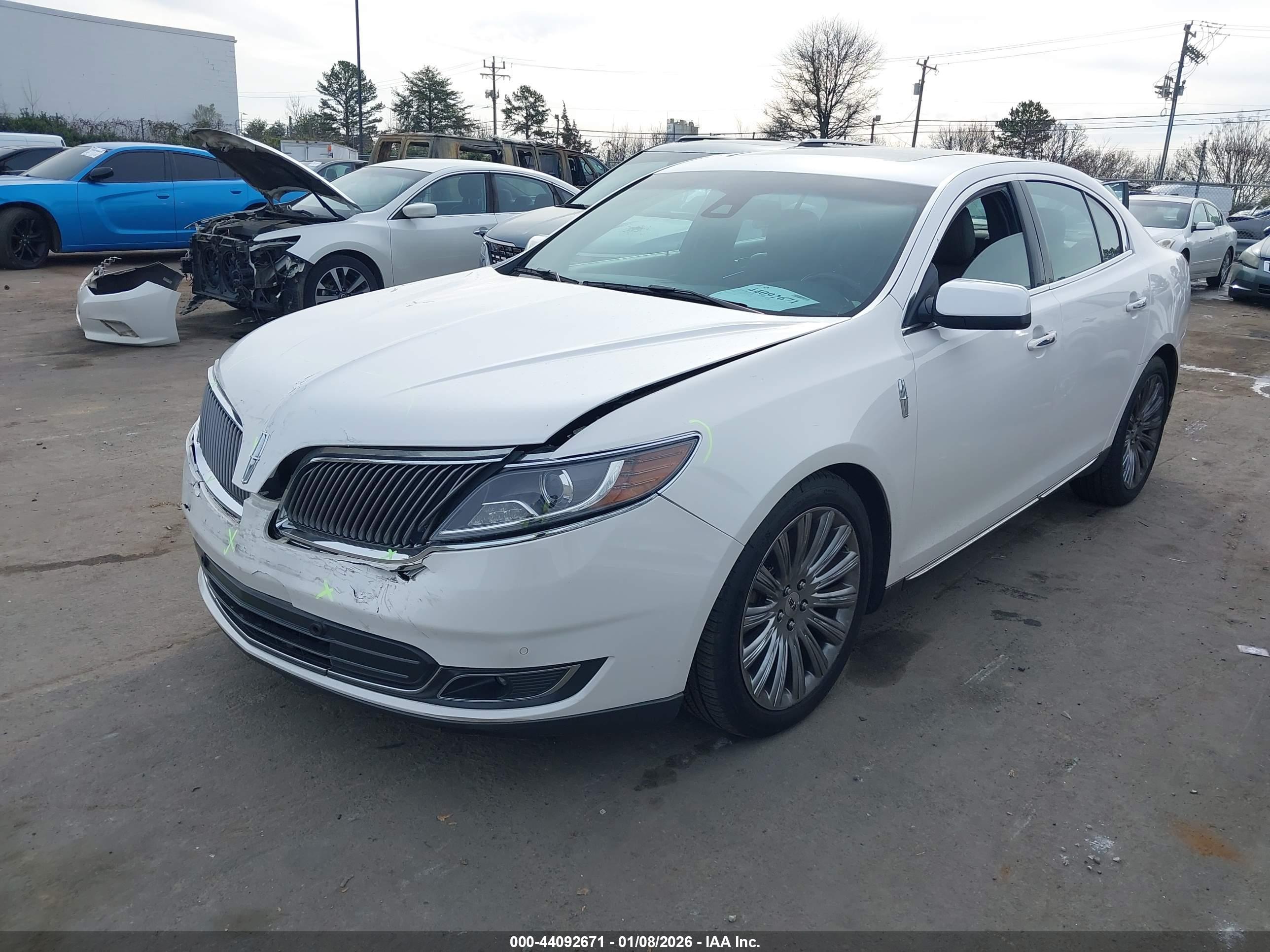 LINCOLN MKS image 2