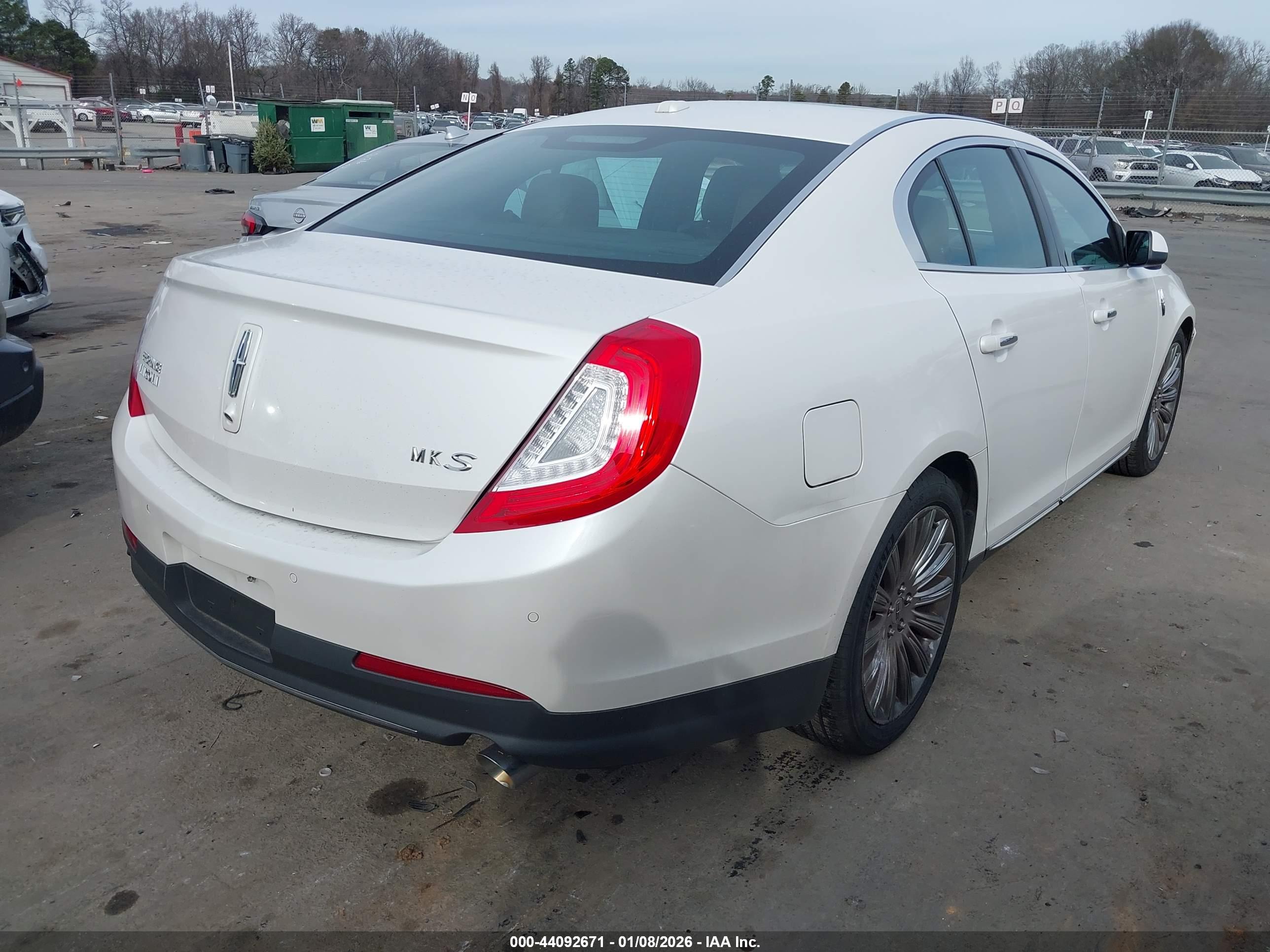 LINCOLN MKS image 4