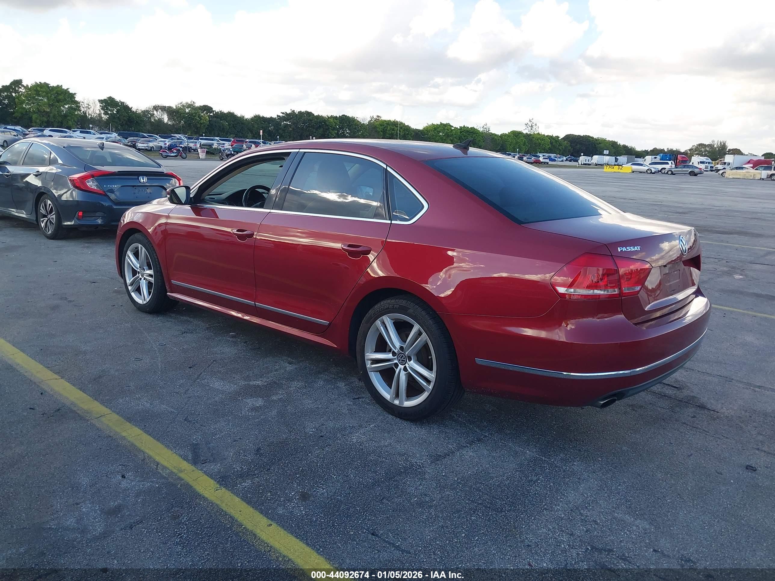 VOLKSWAGEN PASSAT image 3