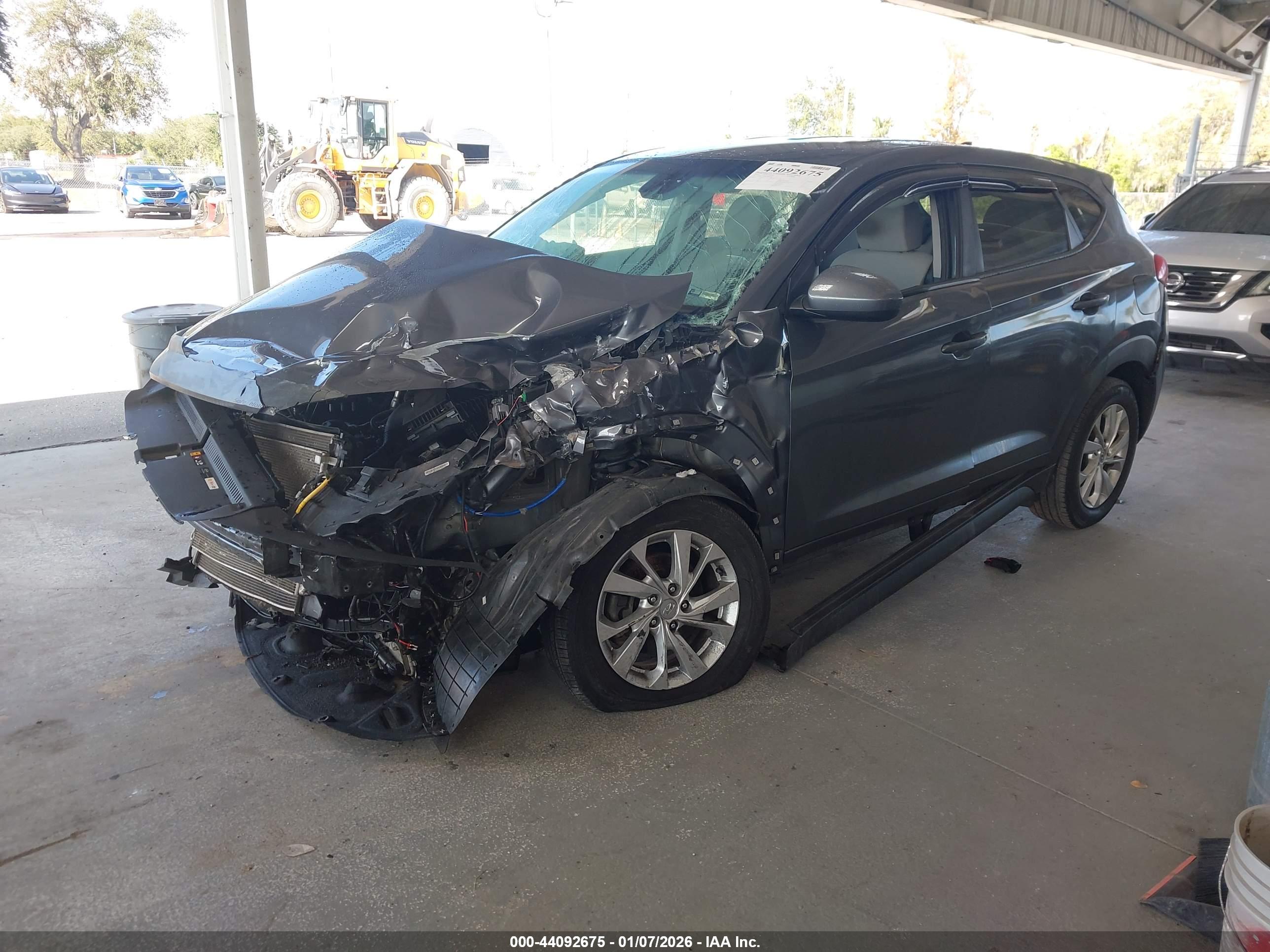 HYUNDAI TUCSON image 2