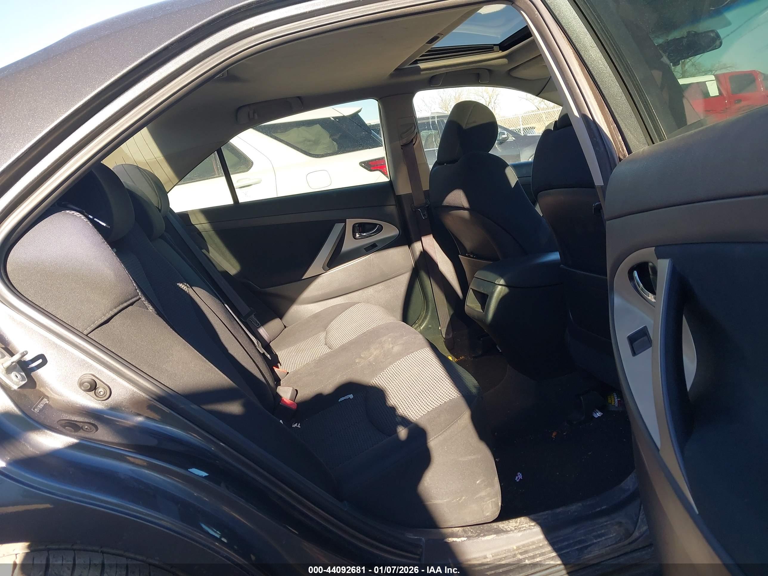 TOYOTA CAMRY image 8