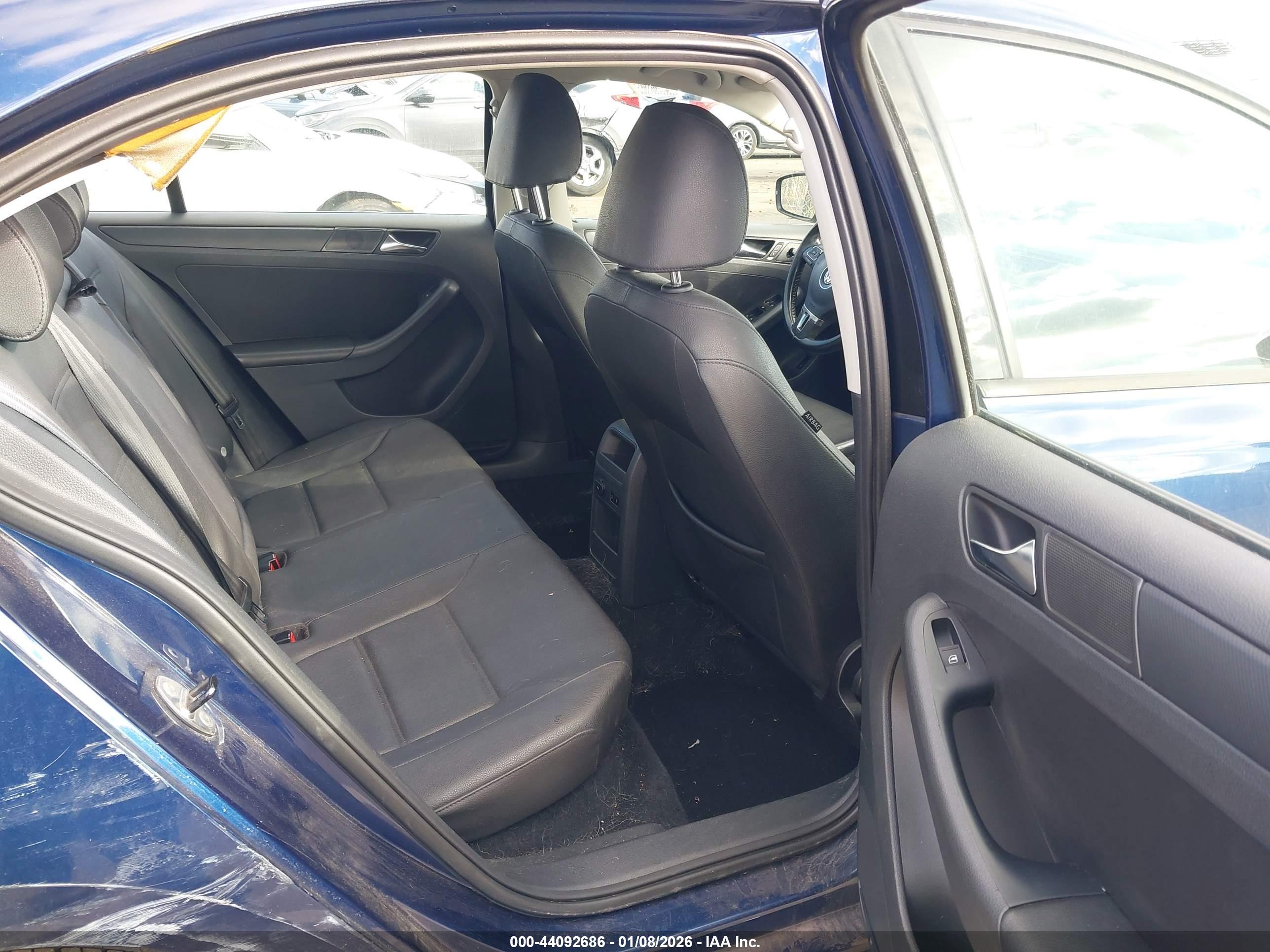 VOLKSWAGEN JETTA image 8