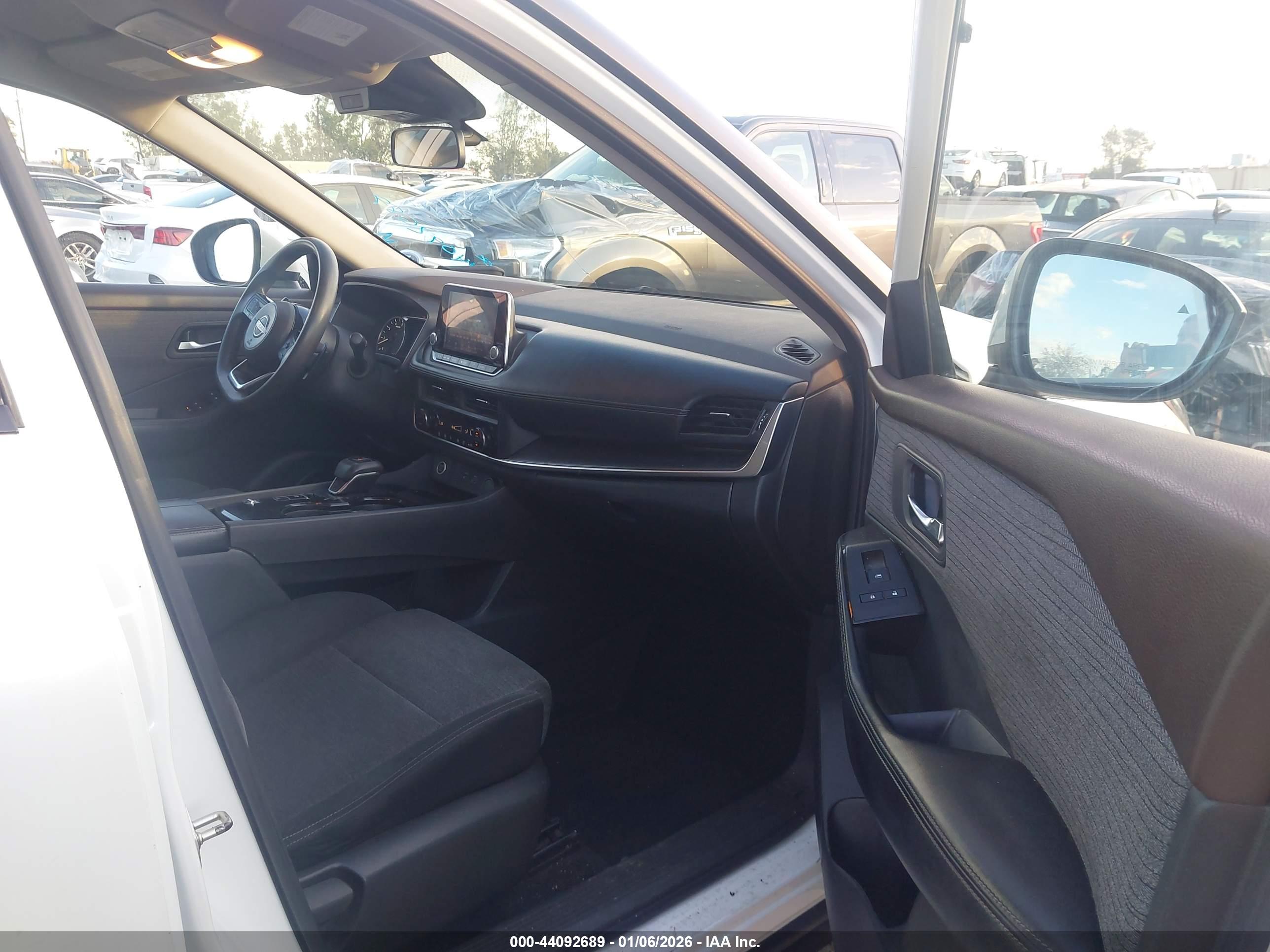 NISSAN ROGUE image 5