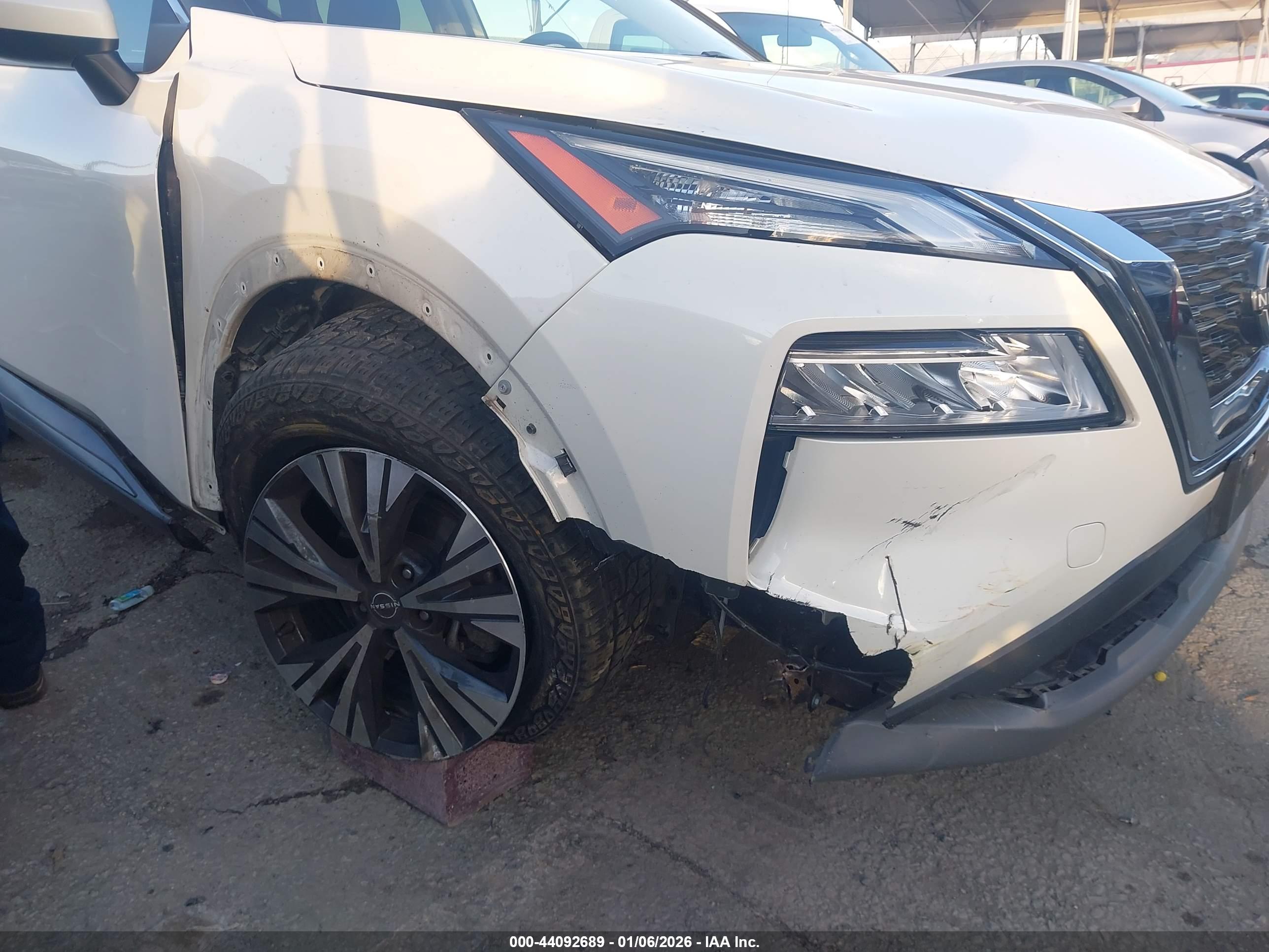 NISSAN ROGUE image 6