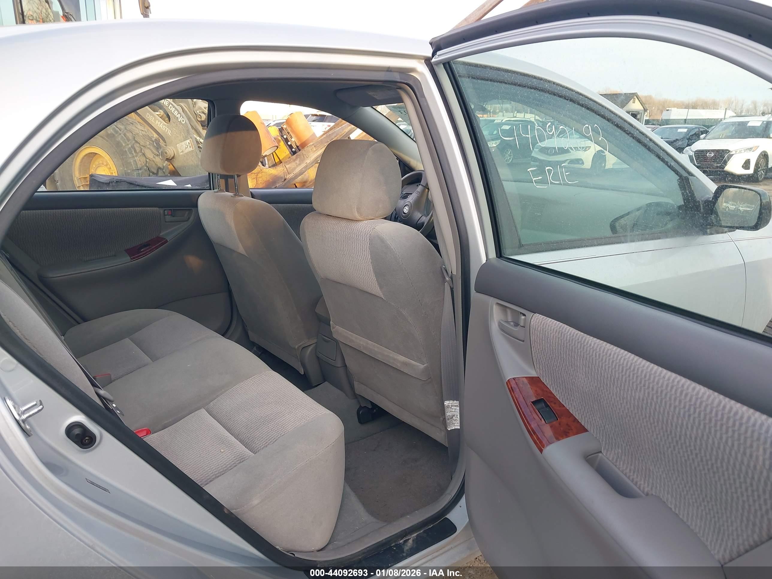 TOYOTA COROLLA image 8