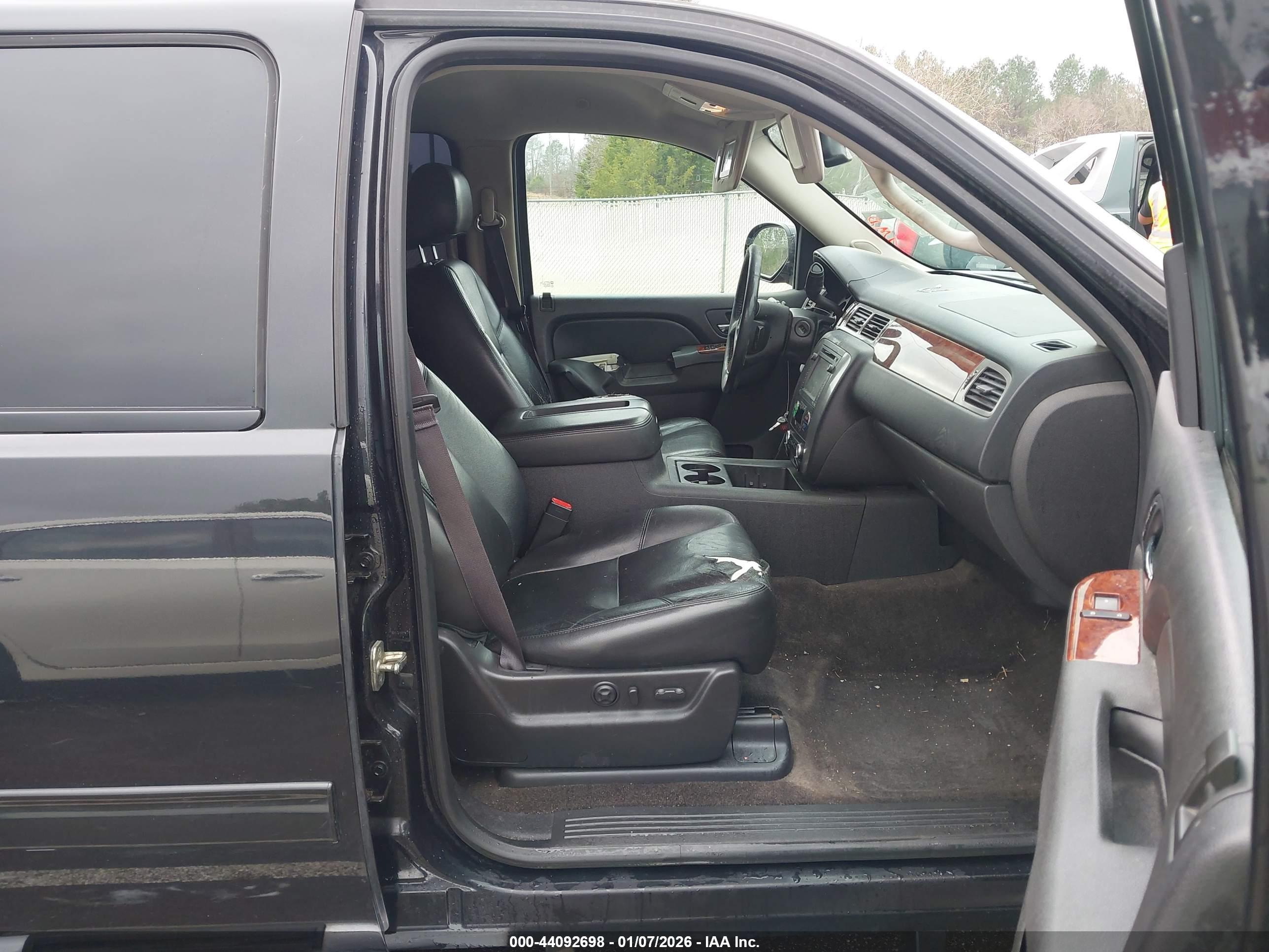 GMC YUKON image 5