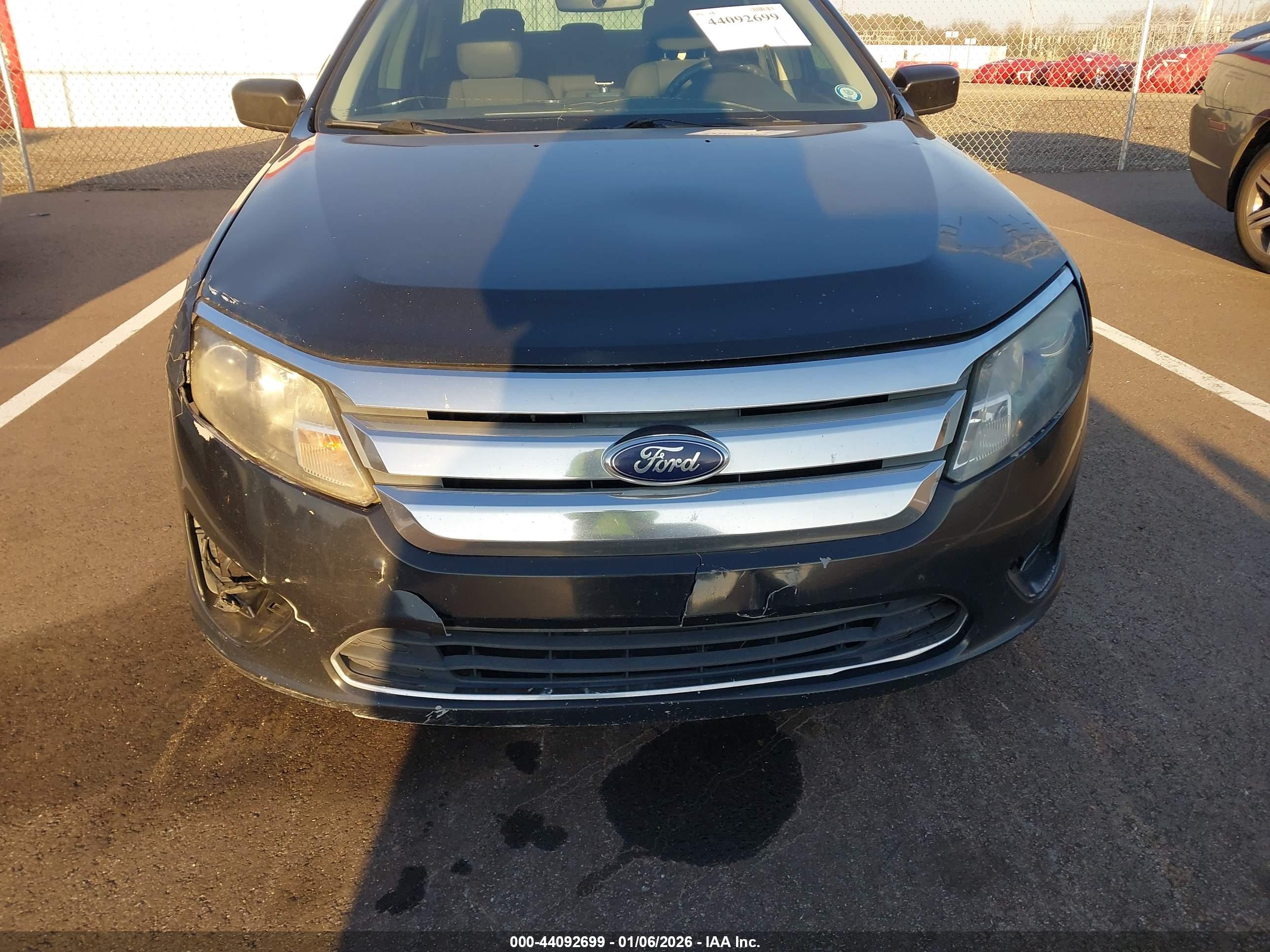 FORD FUSION image 6