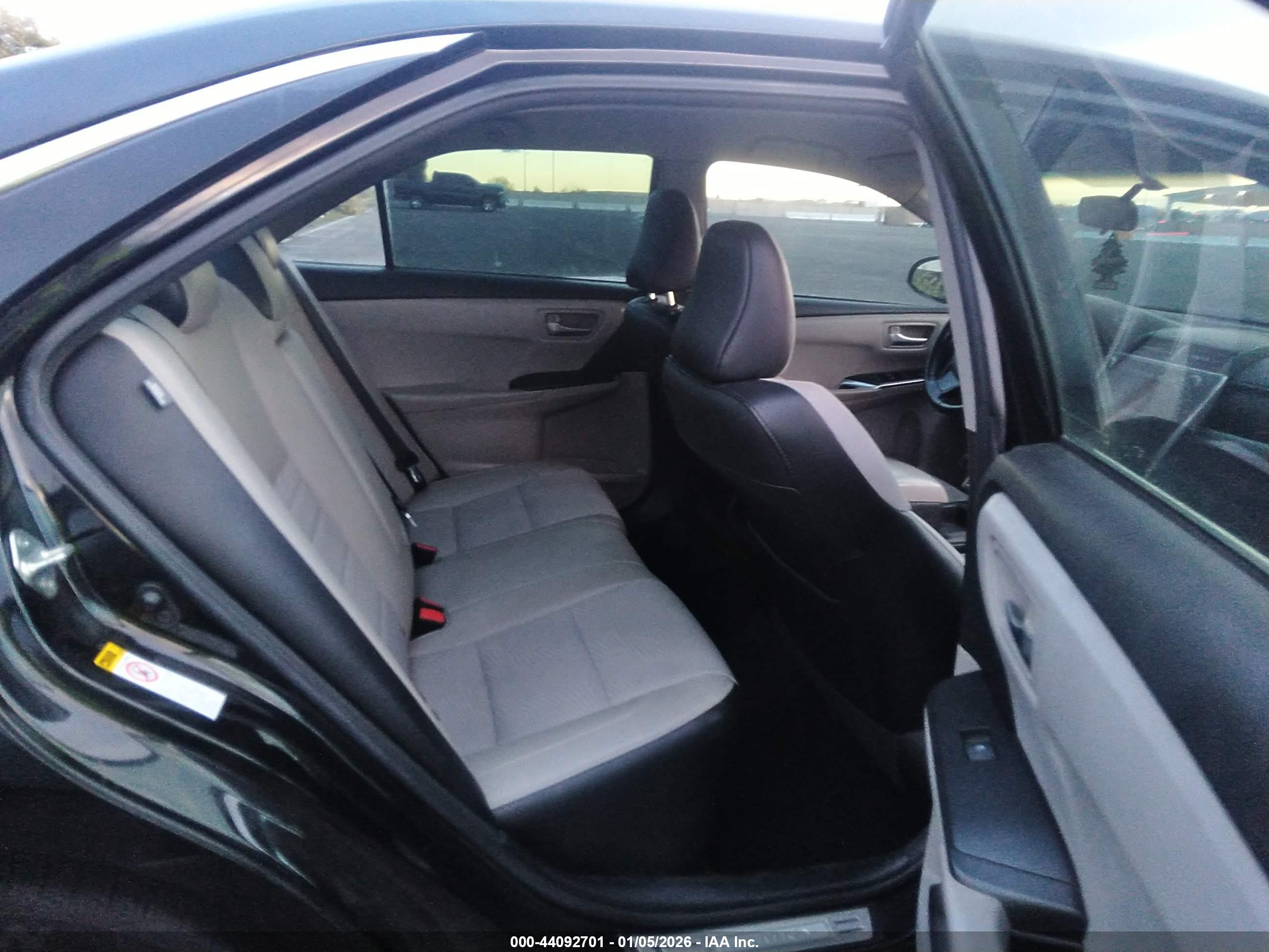 TOYOTA CAMRY image 8