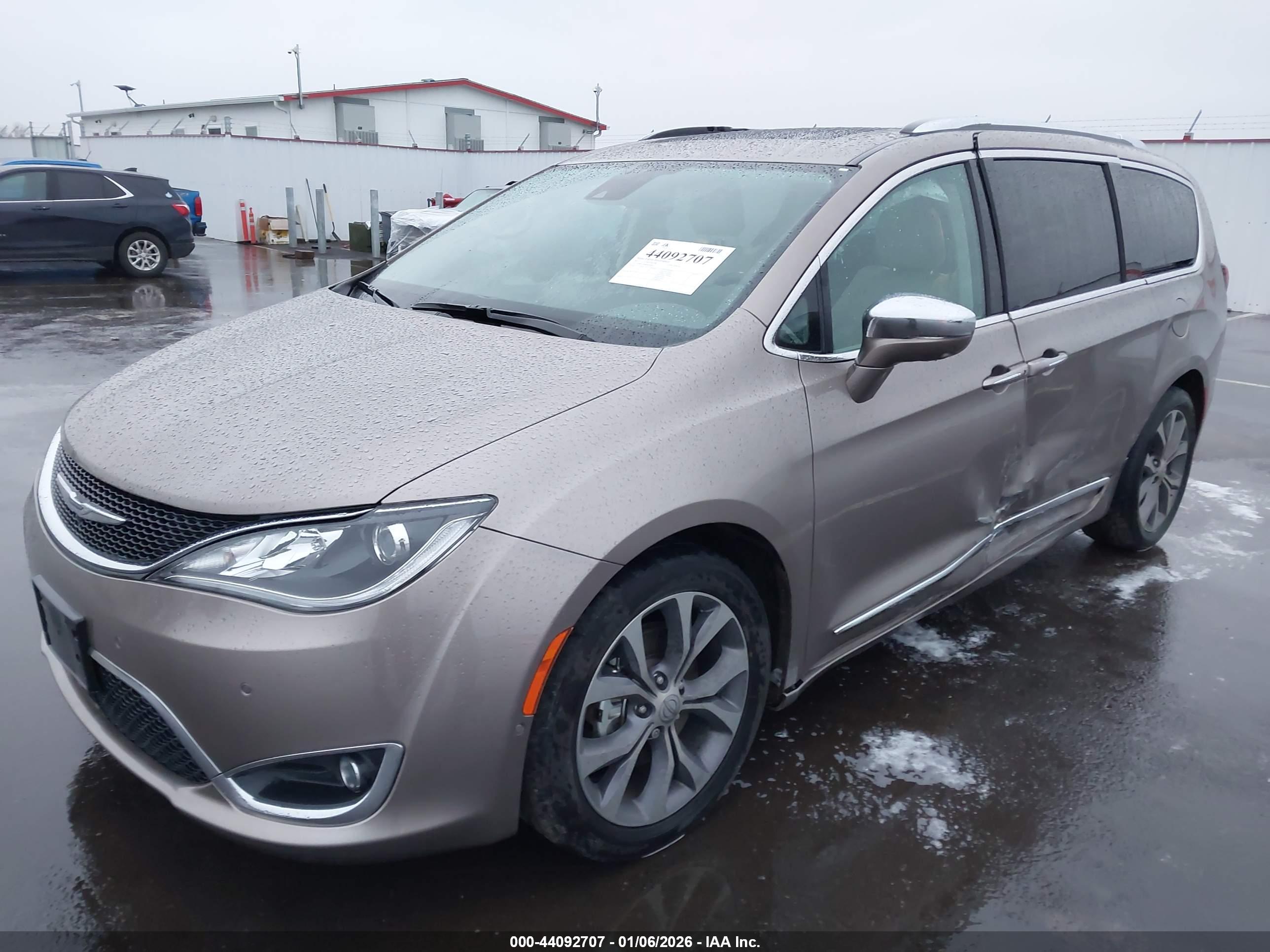 CHRYSLER PACIFICA image 2