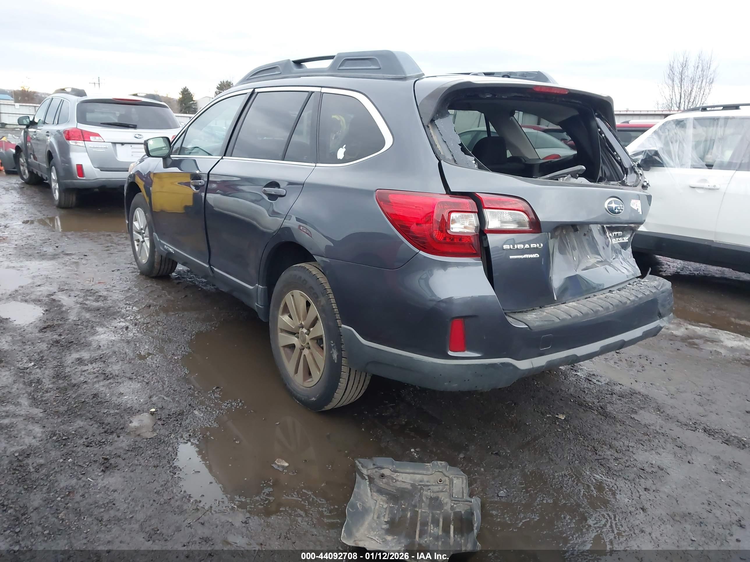 SUBARU OUTBACK image 3