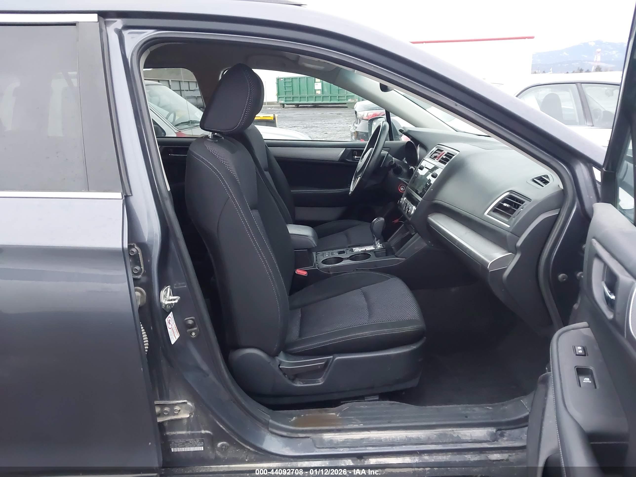SUBARU OUTBACK image 5
