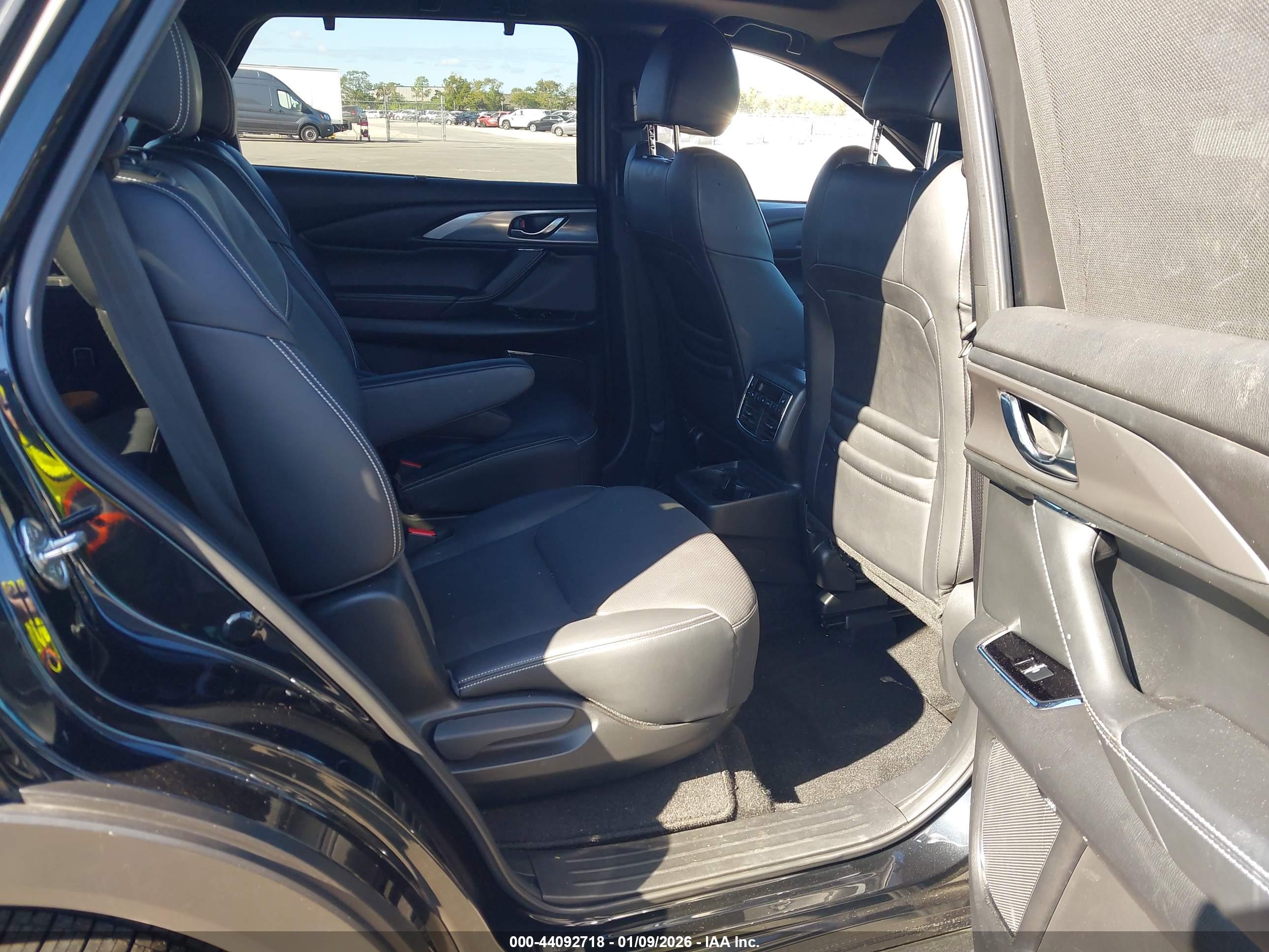 MAZDA CX-9 image 8