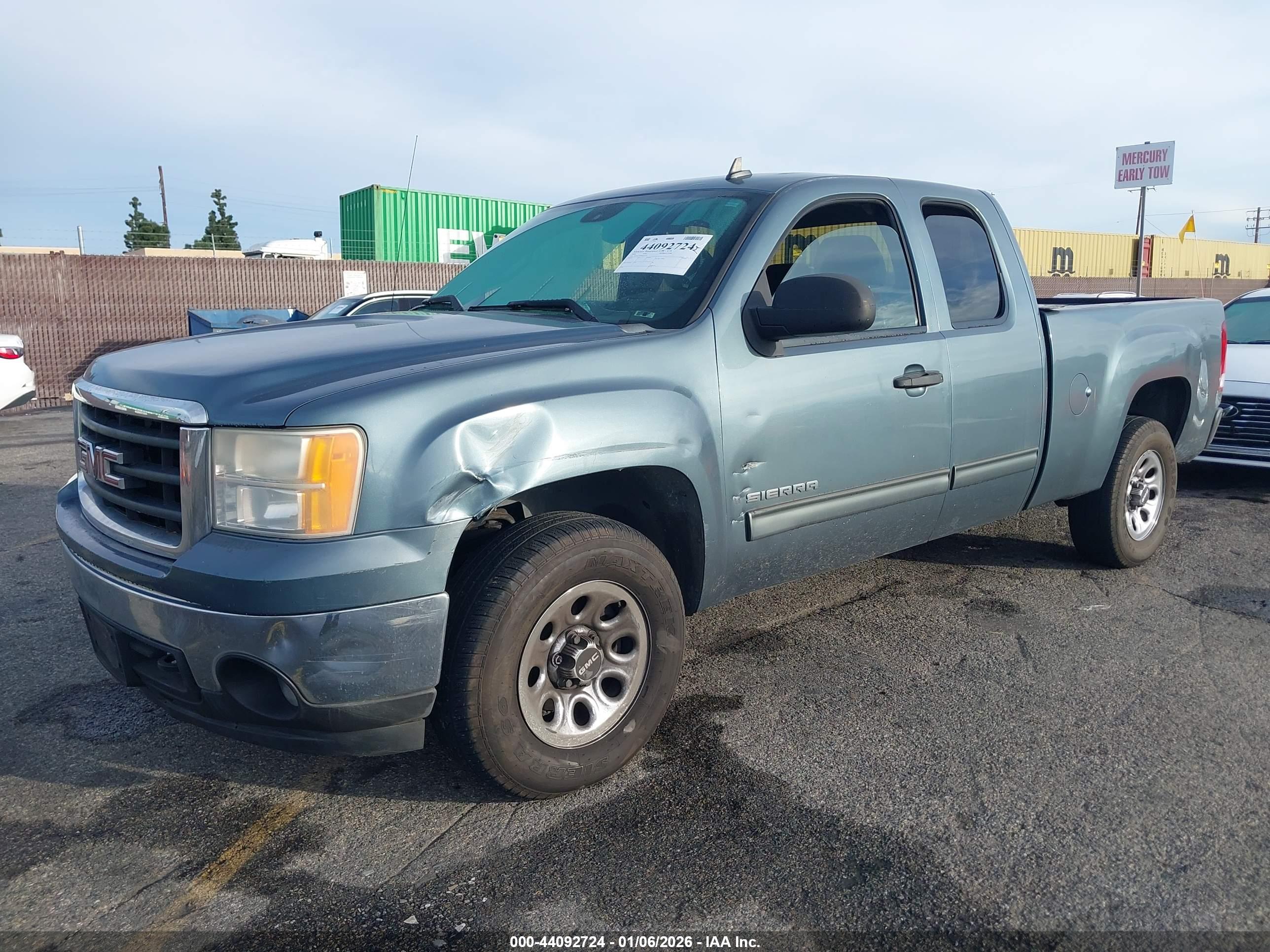 GMC SIERRA image 2