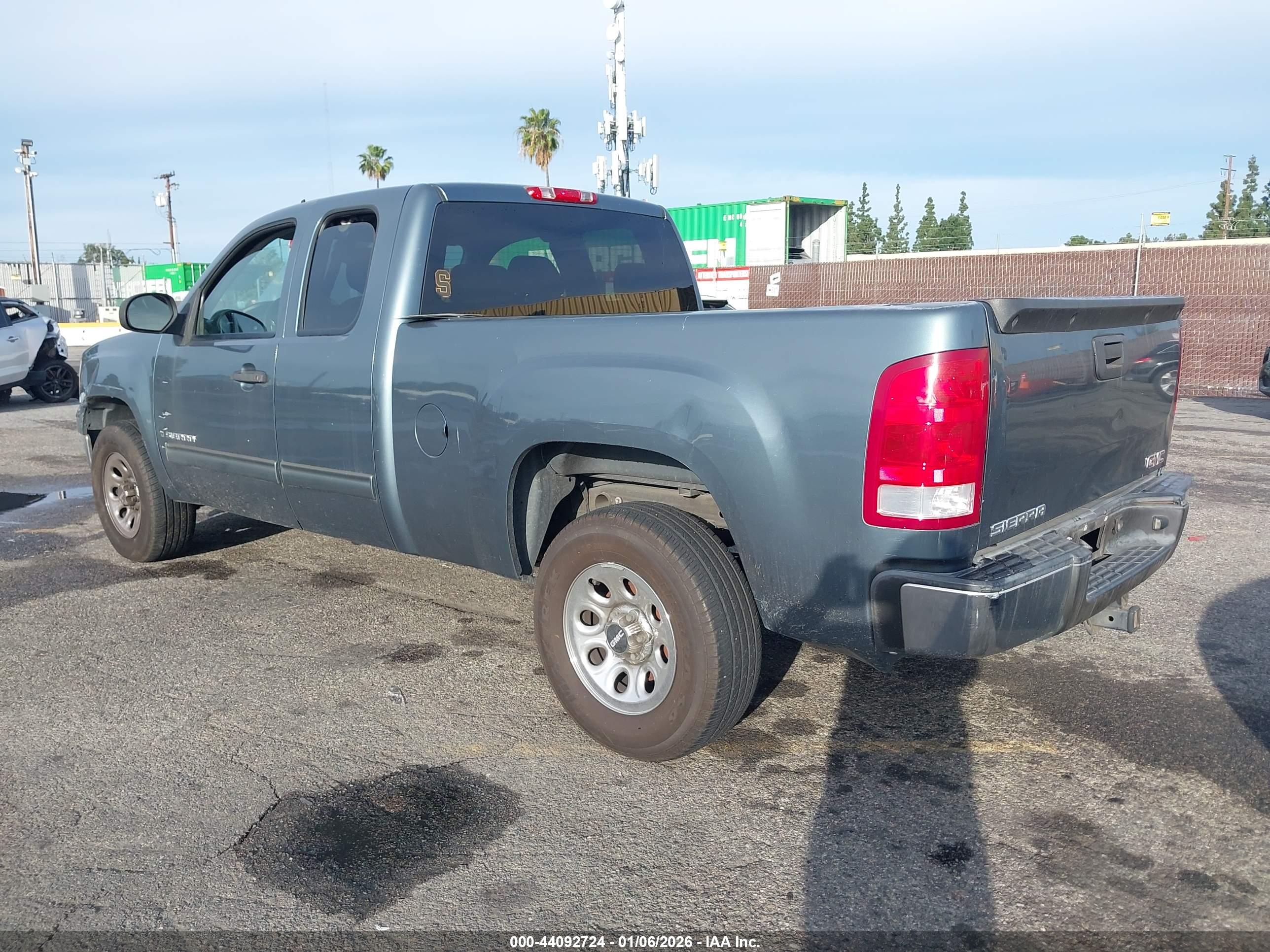 GMC SIERRA image 3