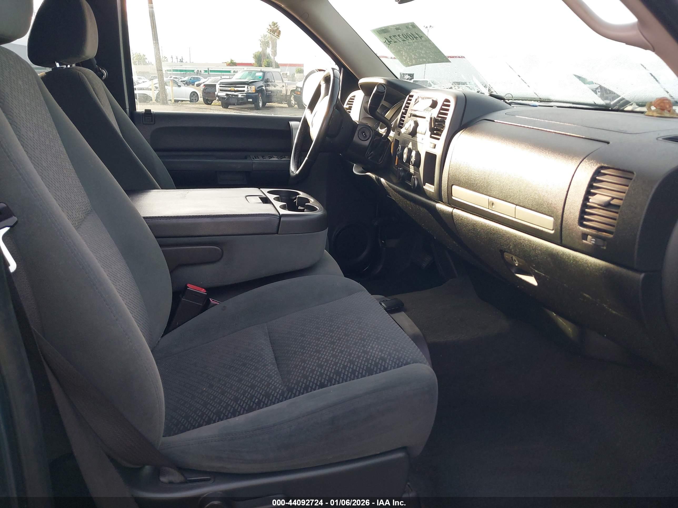 GMC SIERRA image 5