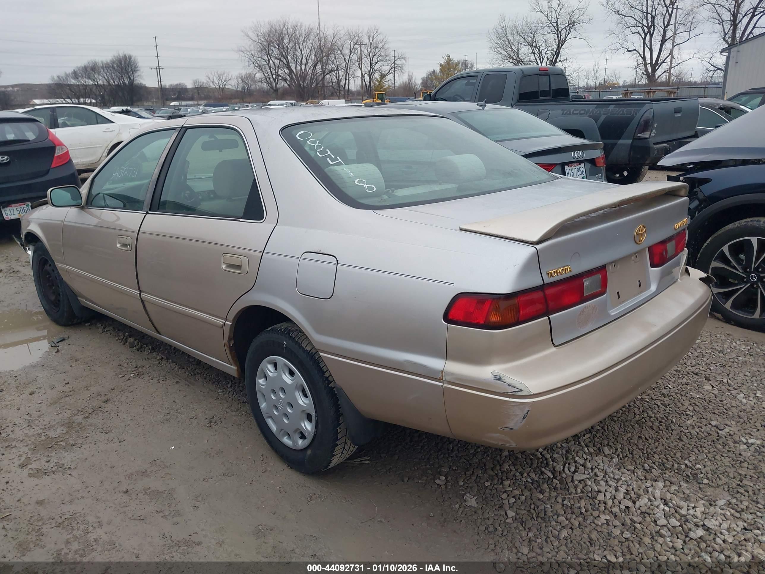 TOYOTA CAMRY image 3
