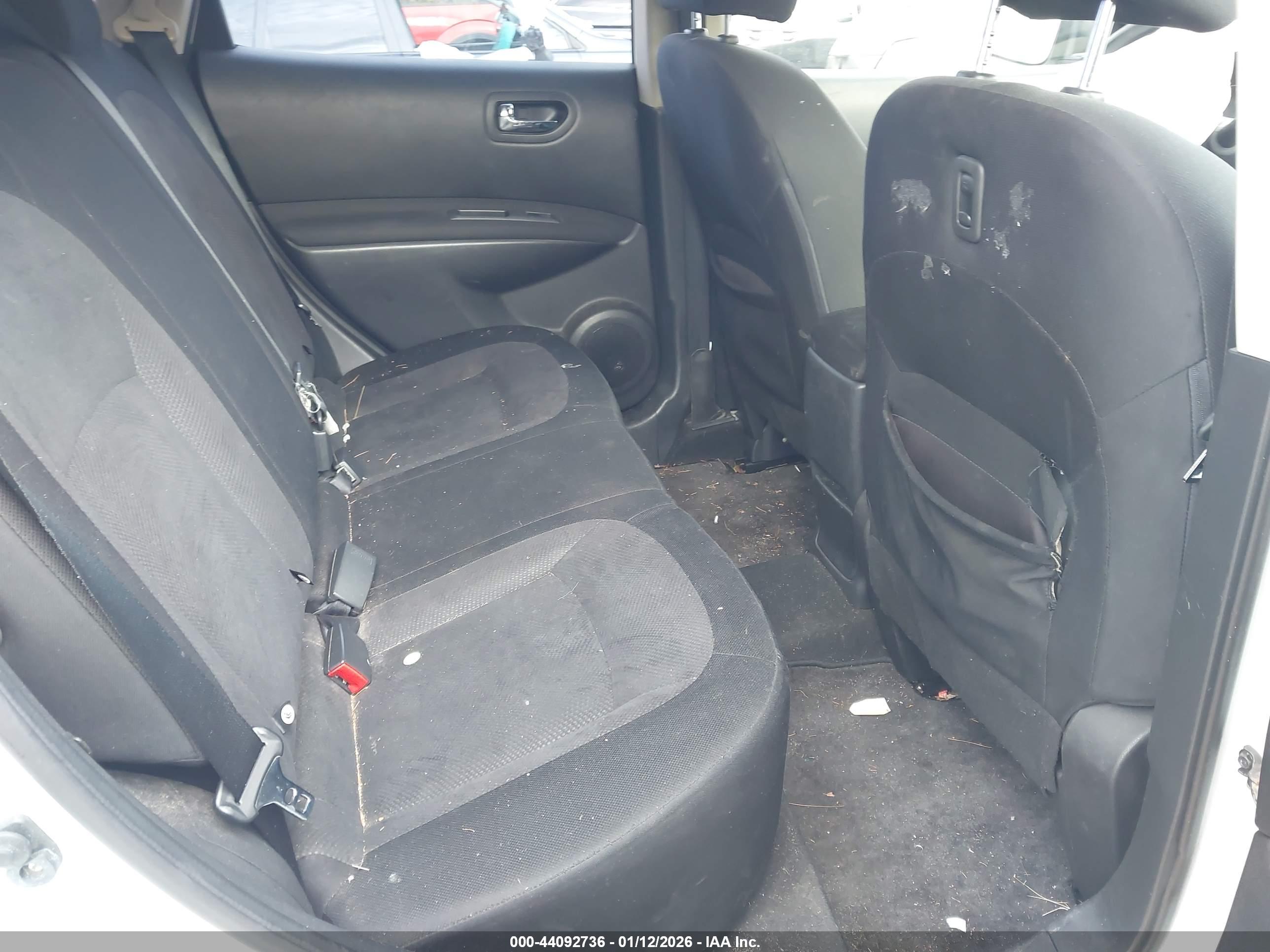 NISSAN ROGUE image 8