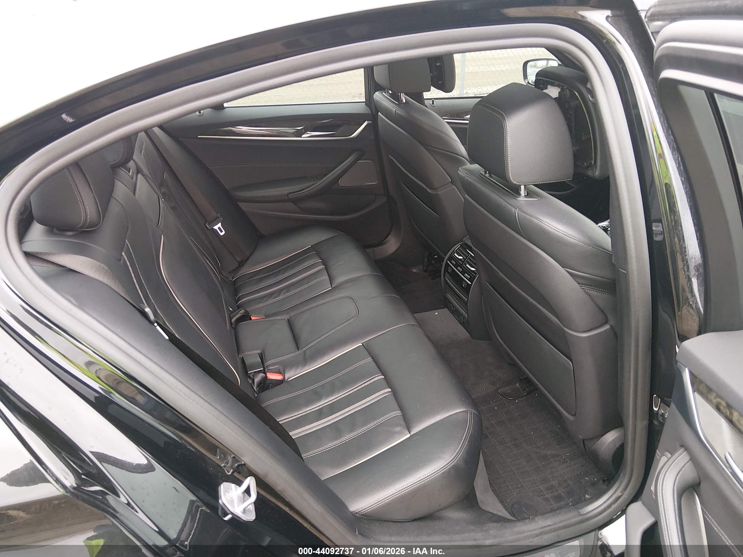 BMW 530E image 8