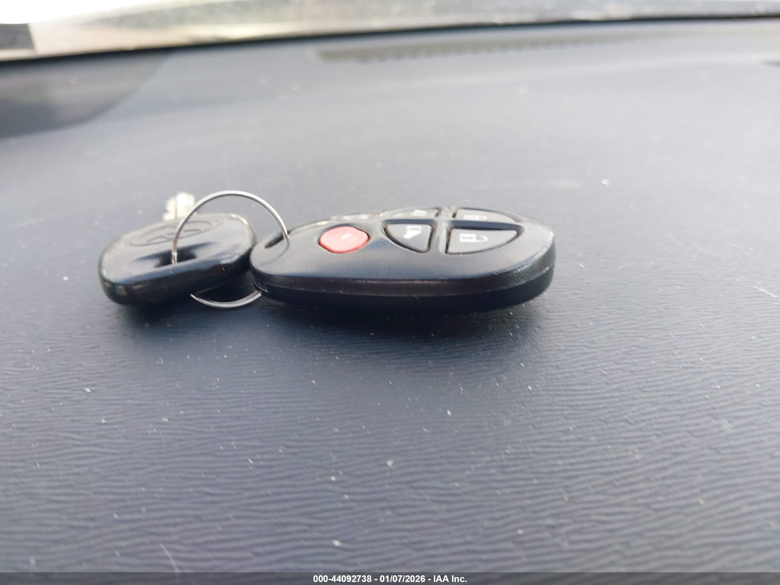 TOYOTA SIENNA image 11