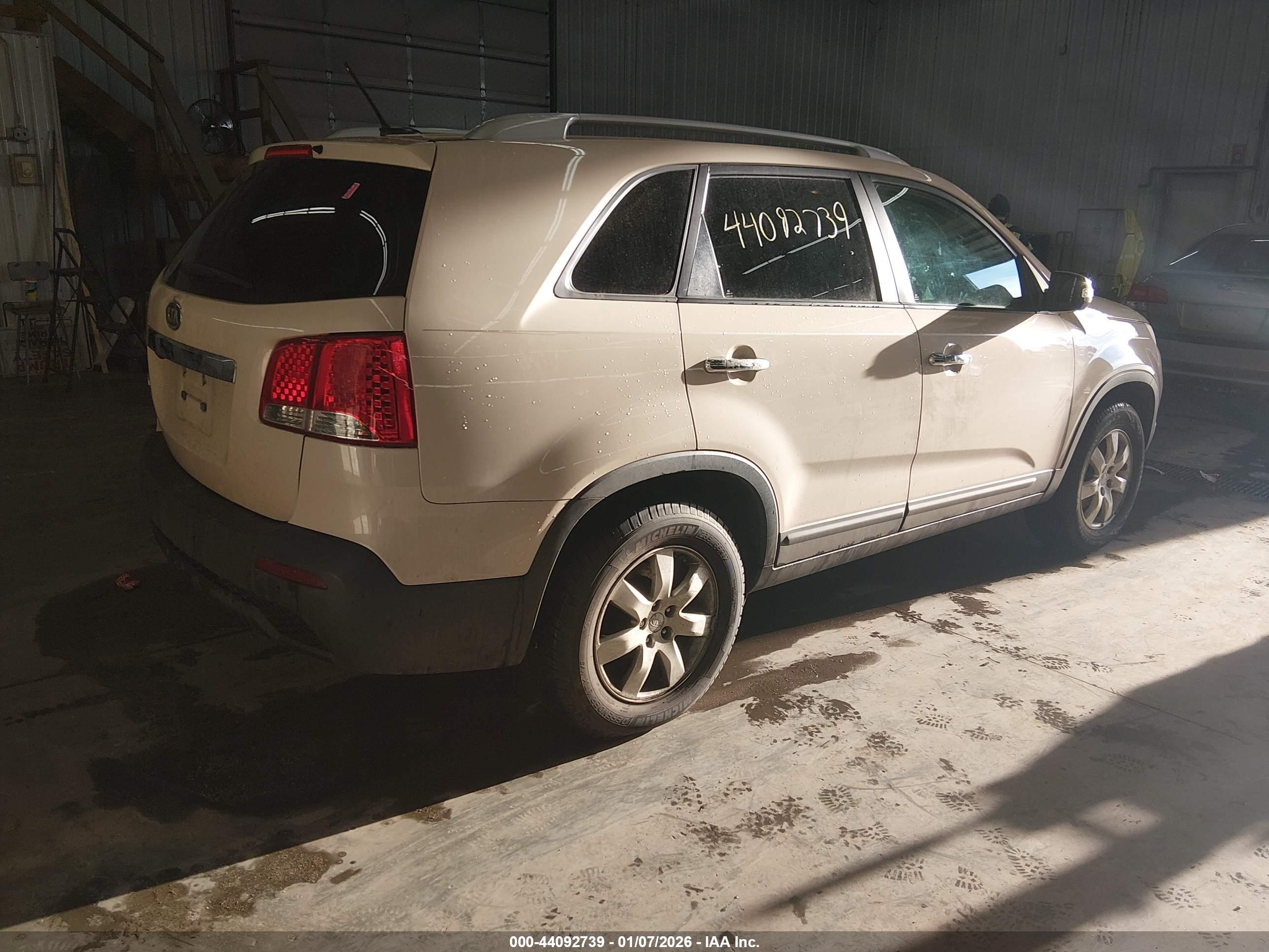 KIA SORENTO image 4