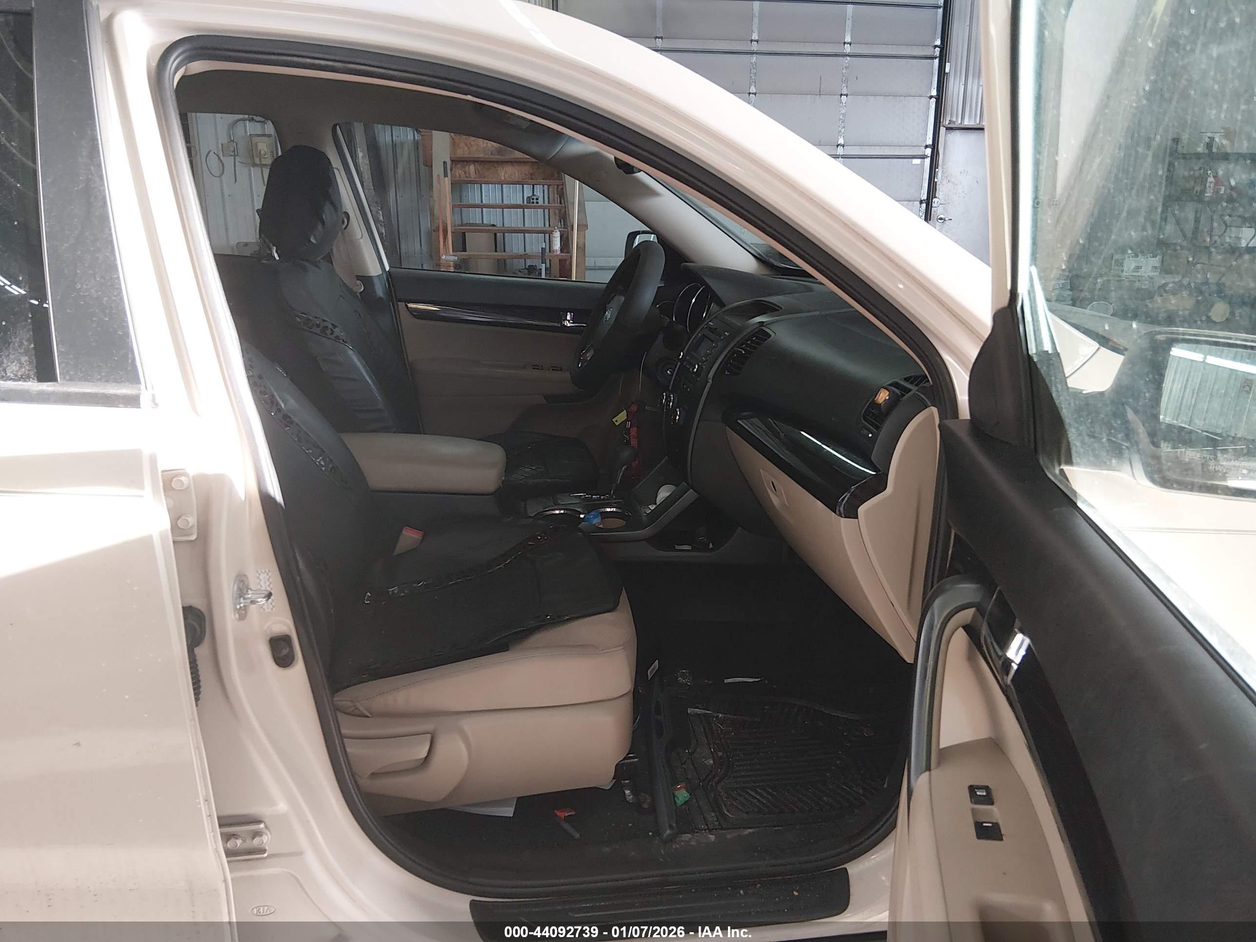 KIA SORENTO image 5