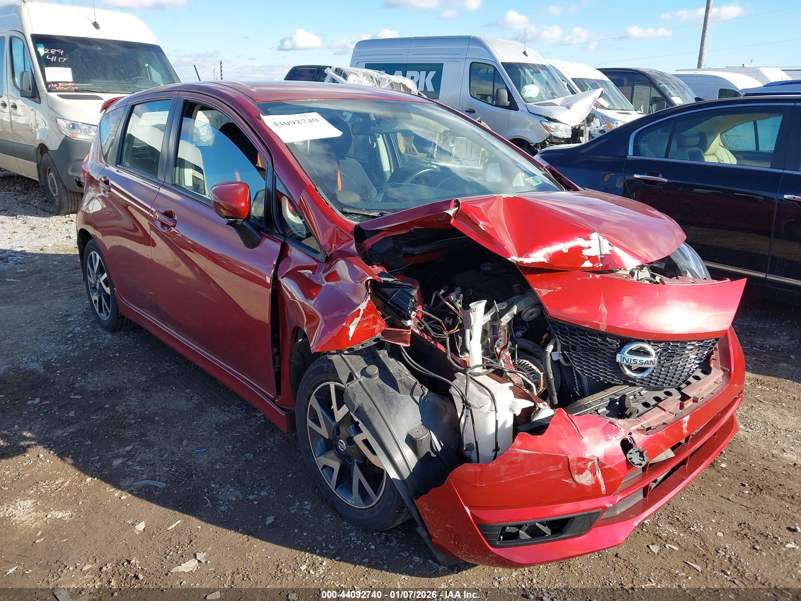 NISSAN VERSA image 6