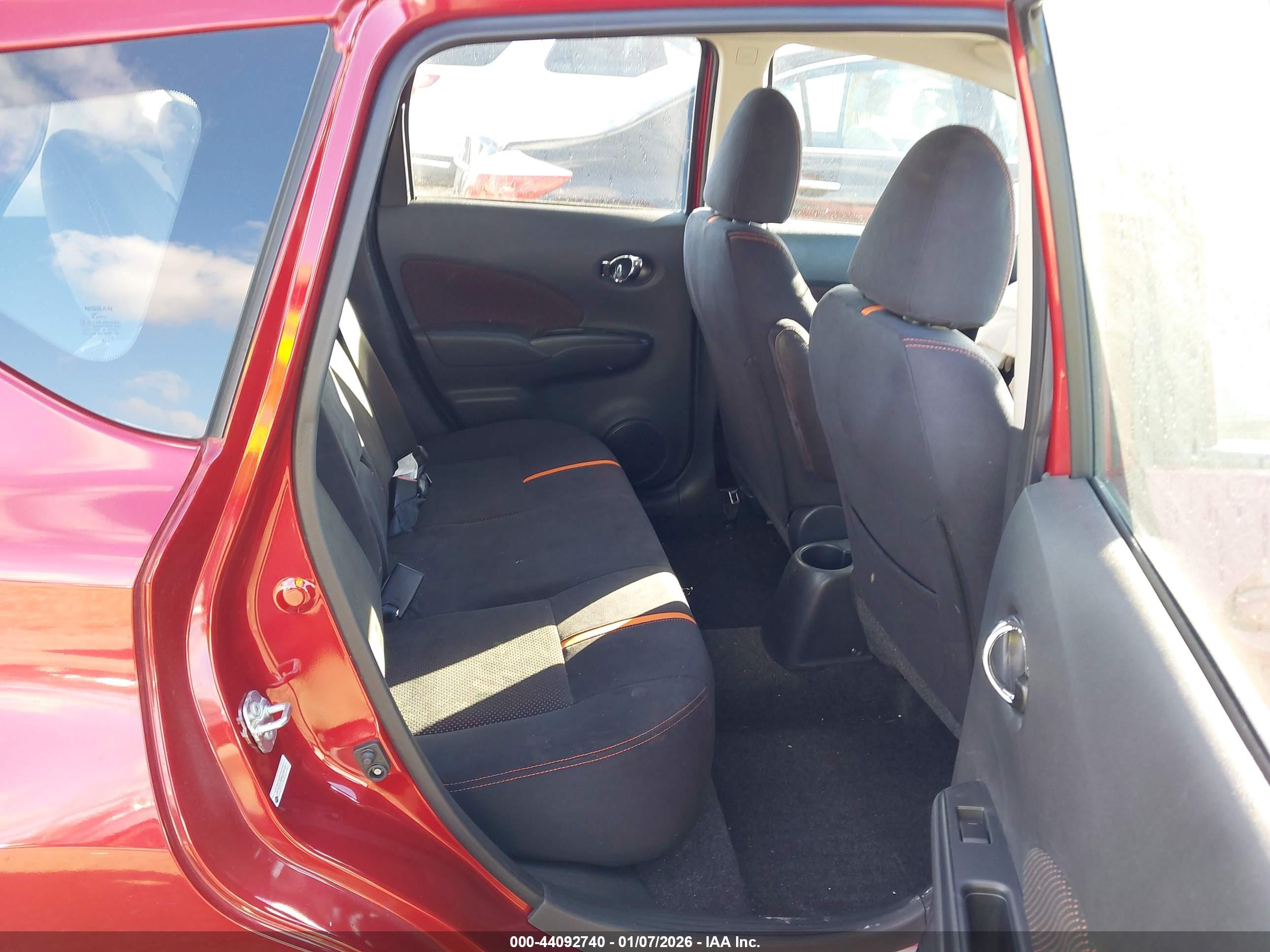 NISSAN VERSA image 8