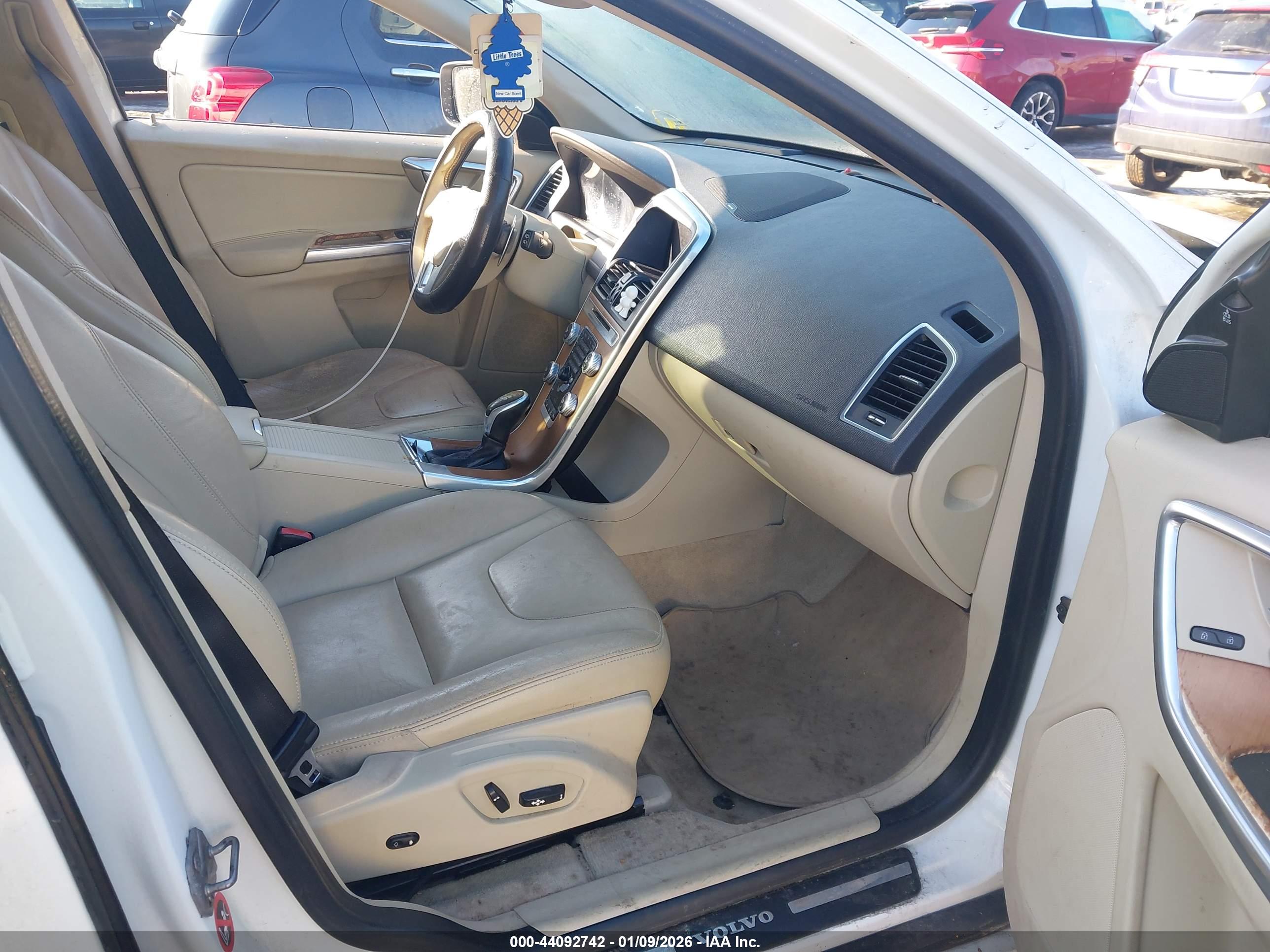 VOLVO XC60 image 5