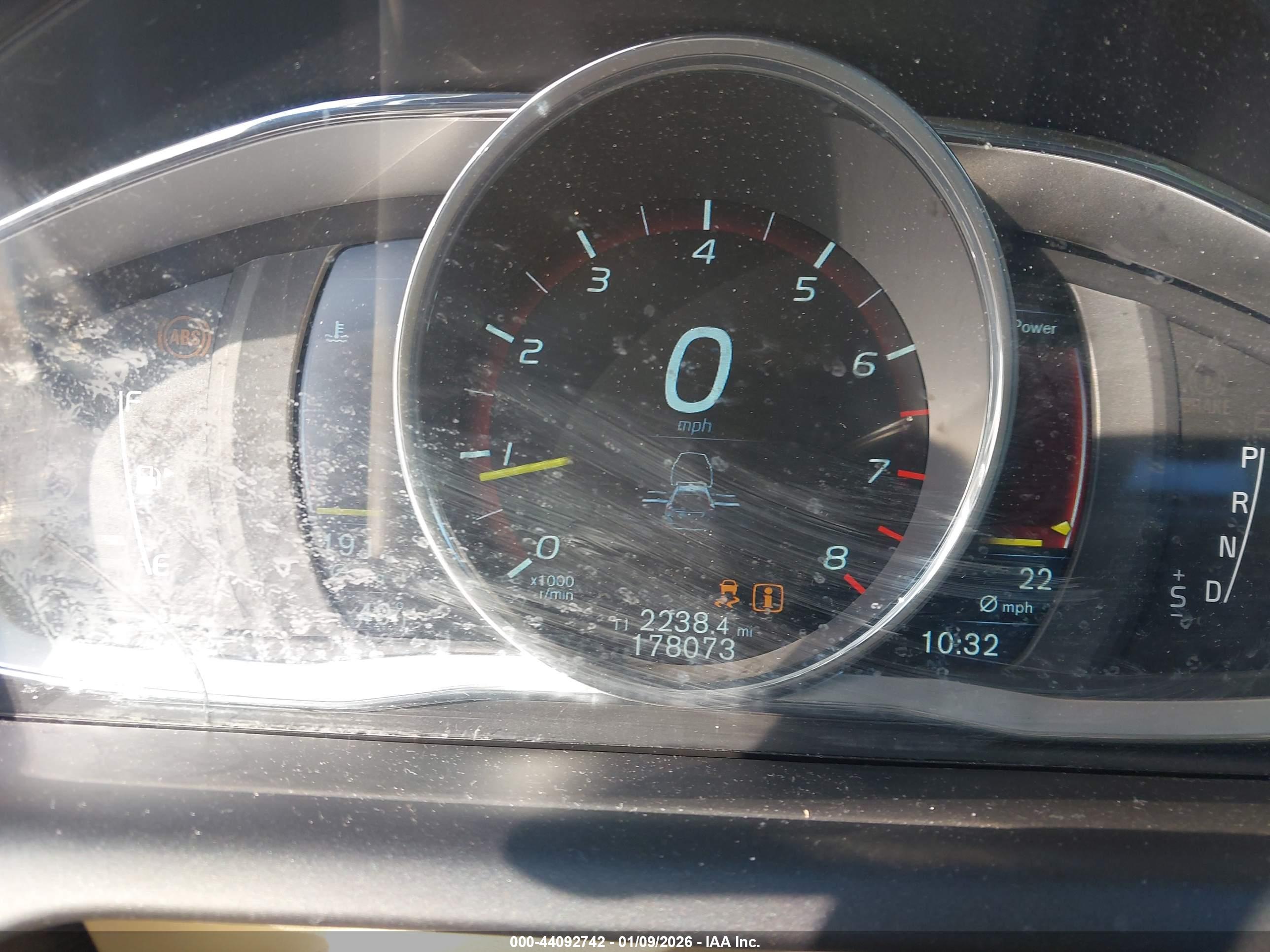 VOLVO XC60 image 7