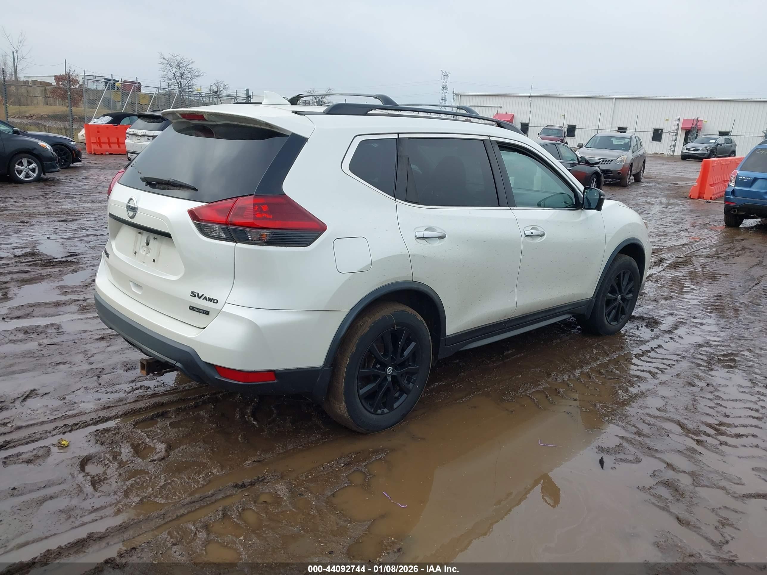 NISSAN ROGUE image 4