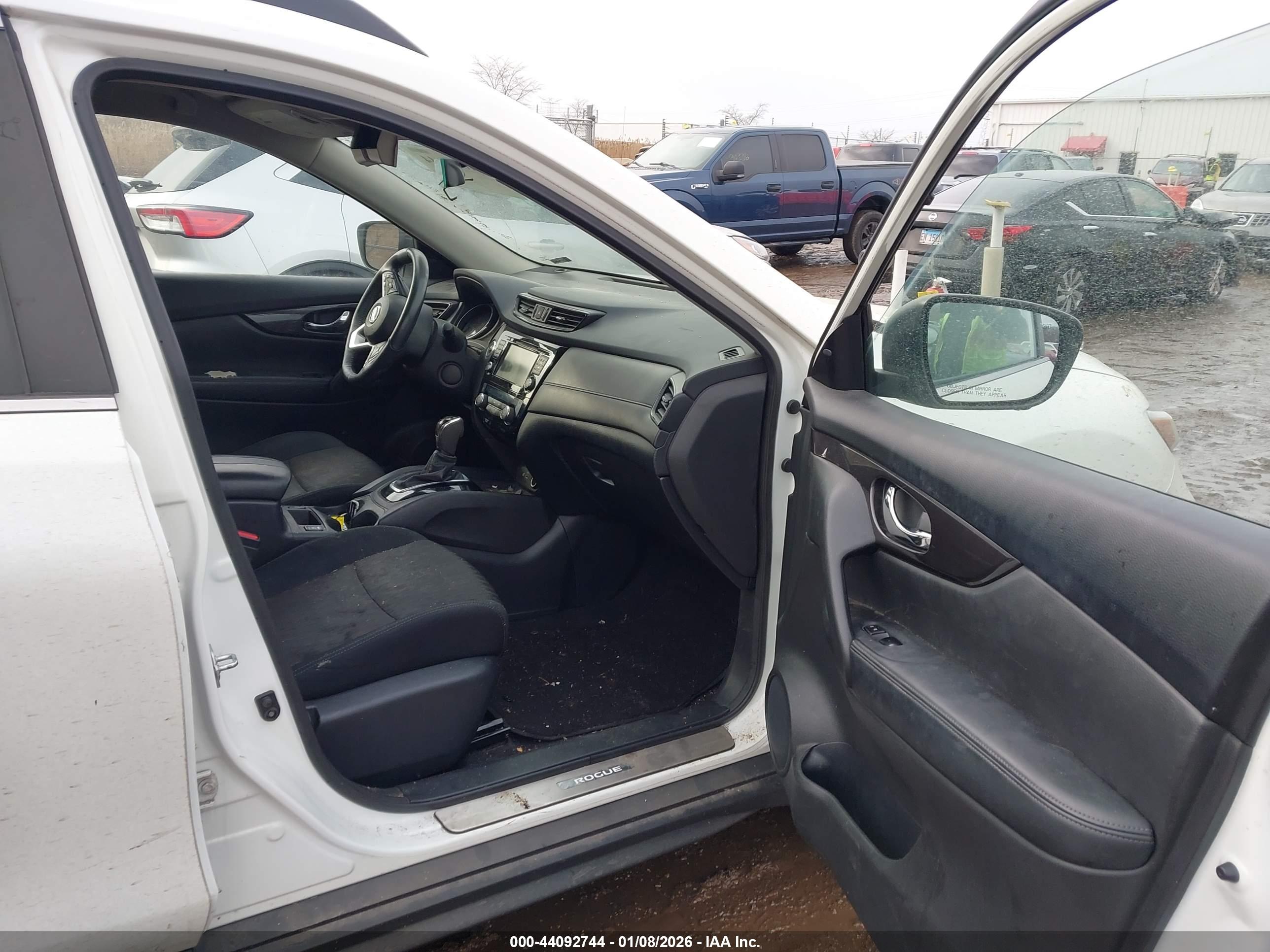 NISSAN ROGUE image 5