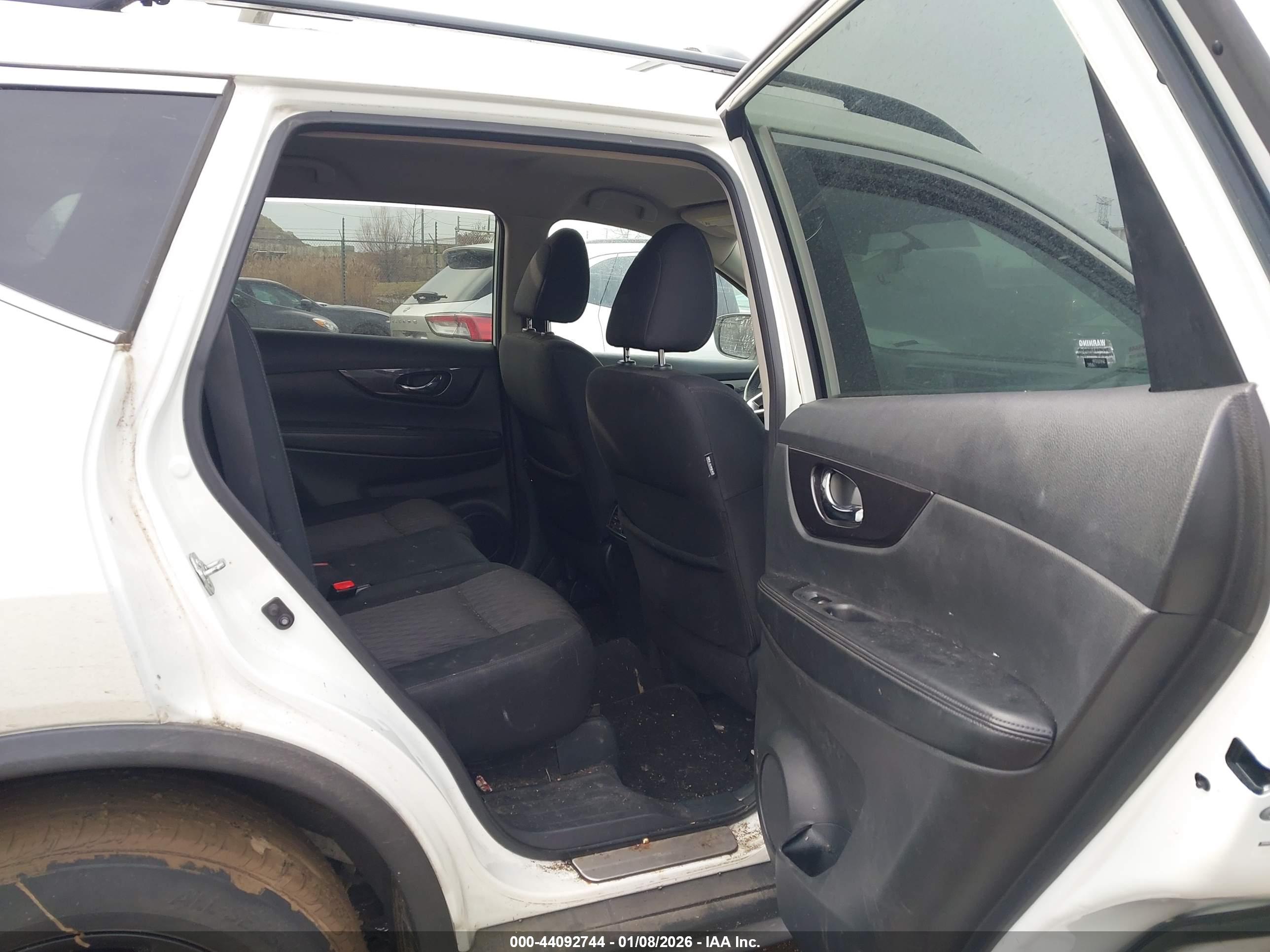 NISSAN ROGUE image 8