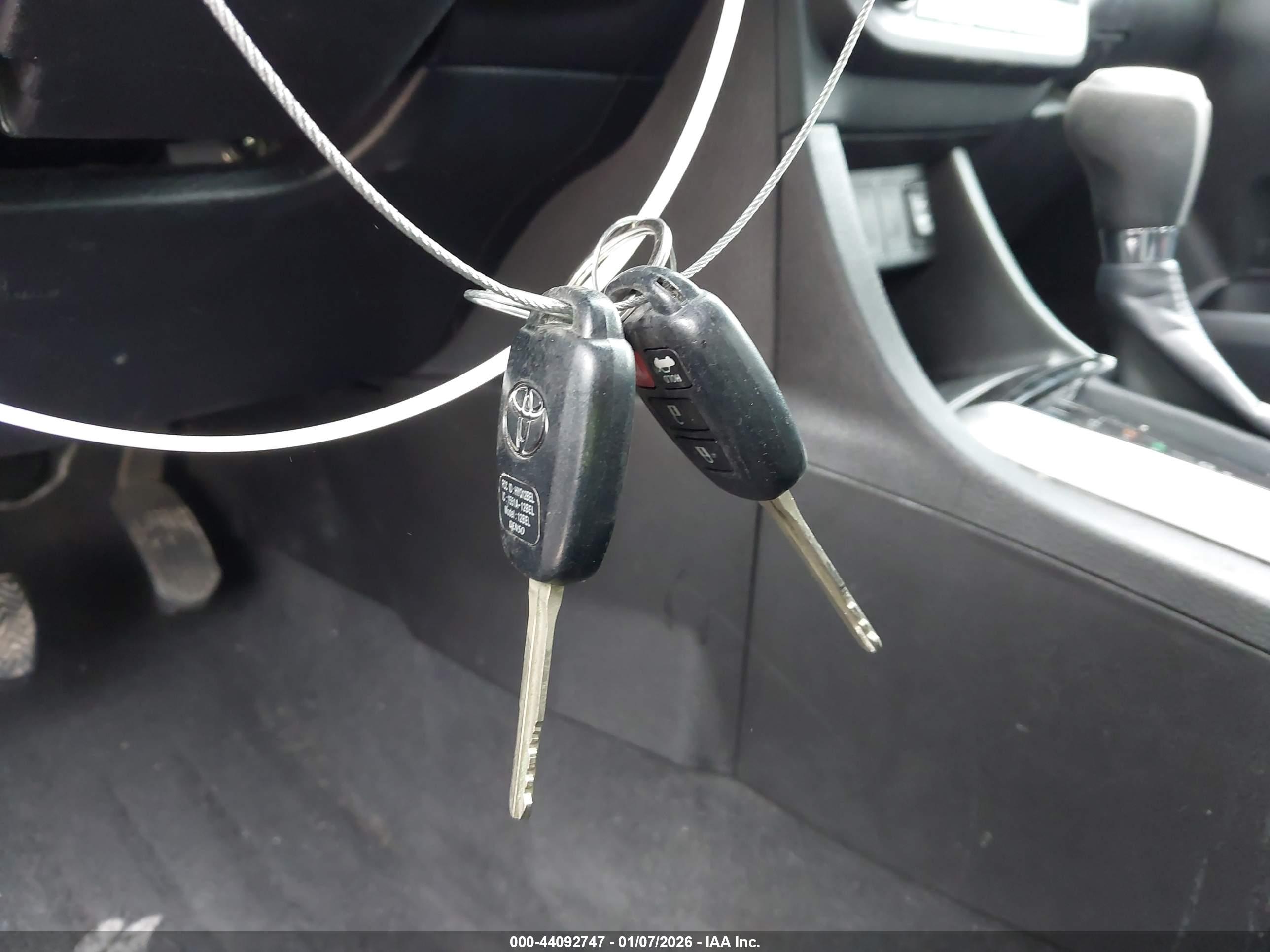 TOYOTA COROLLA image 11
