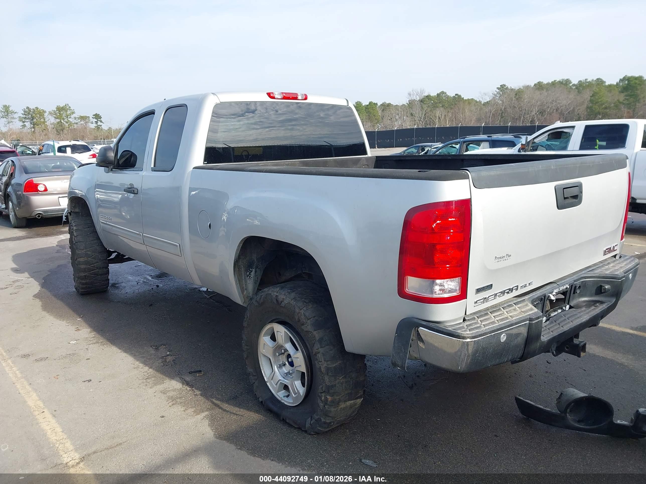 GMC SIERRA image 3