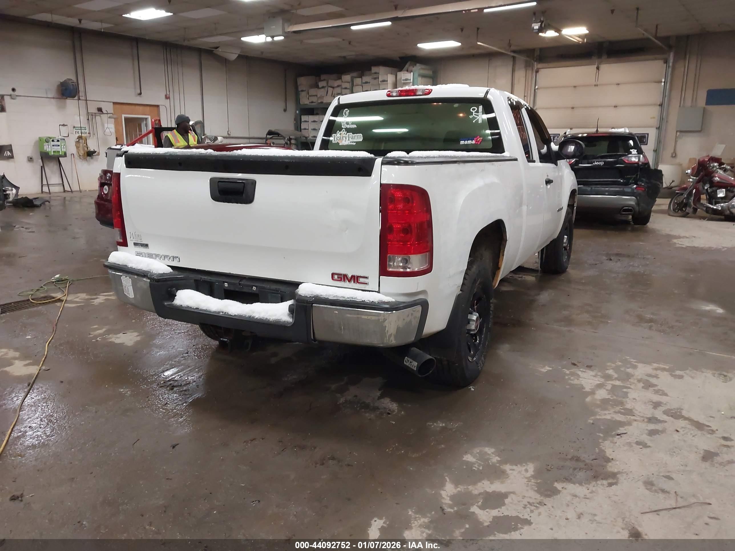 GMC SIERRA image 4