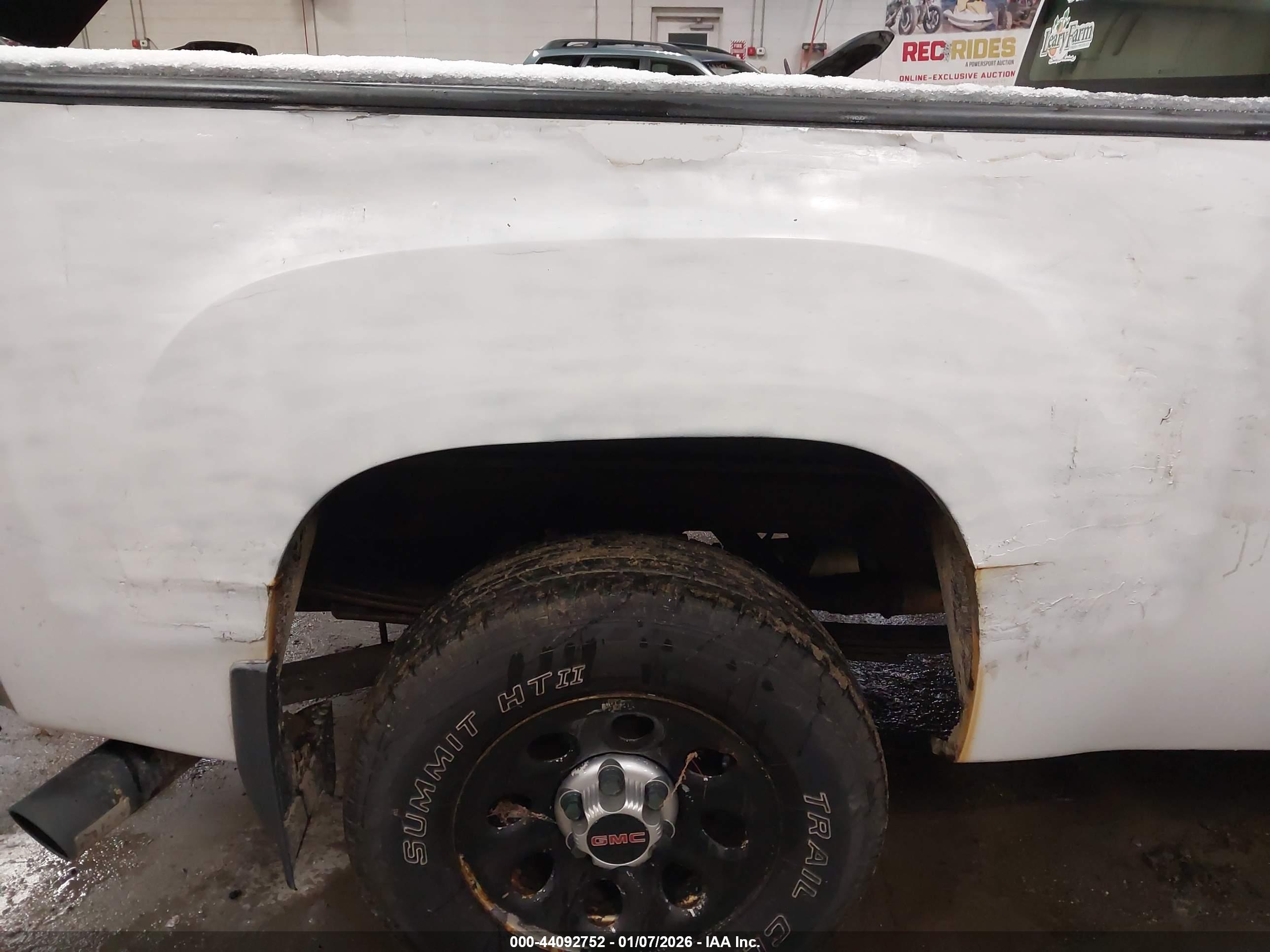 GMC SIERRA image 6