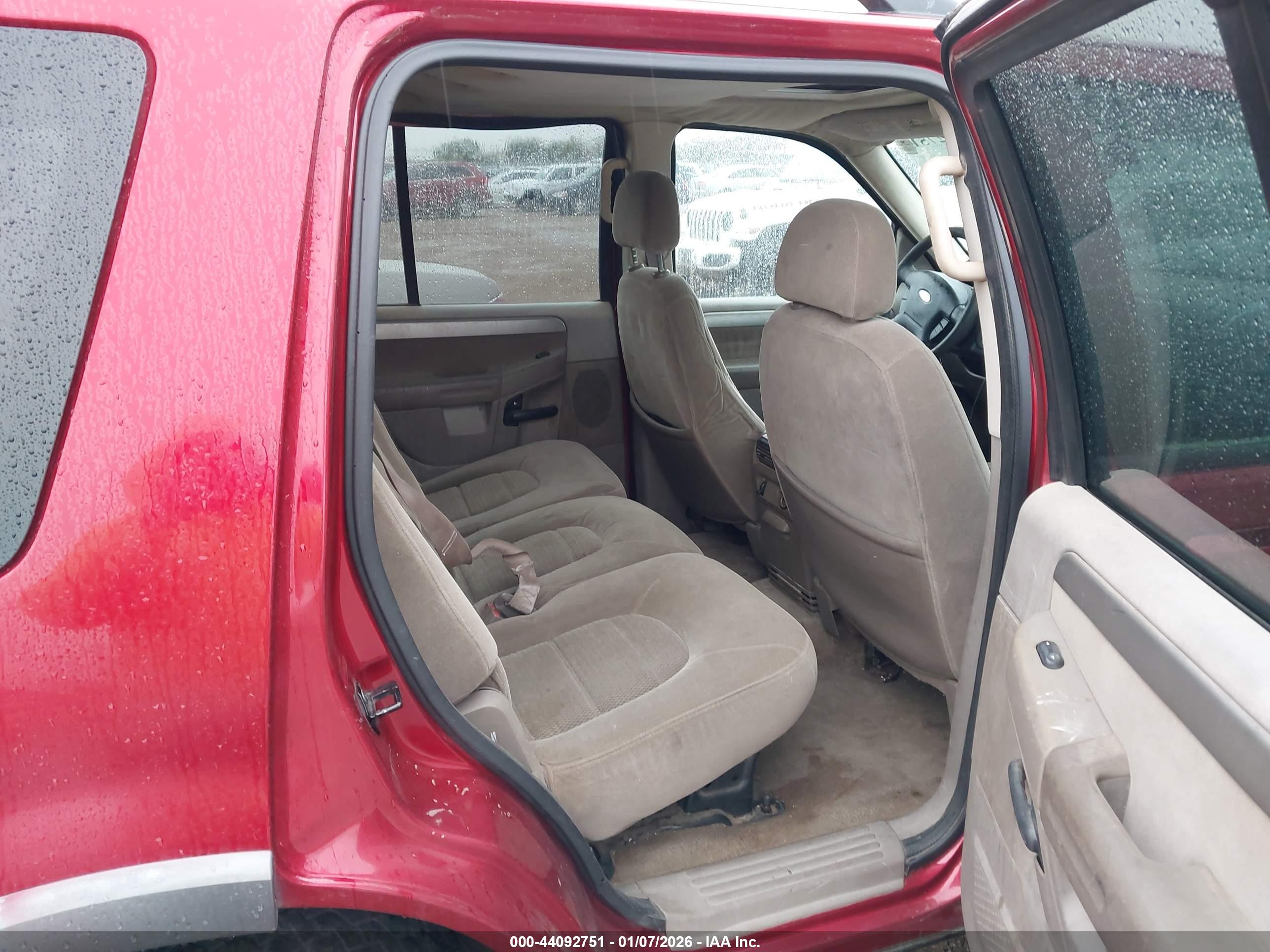 FORD EXPLORER image 8