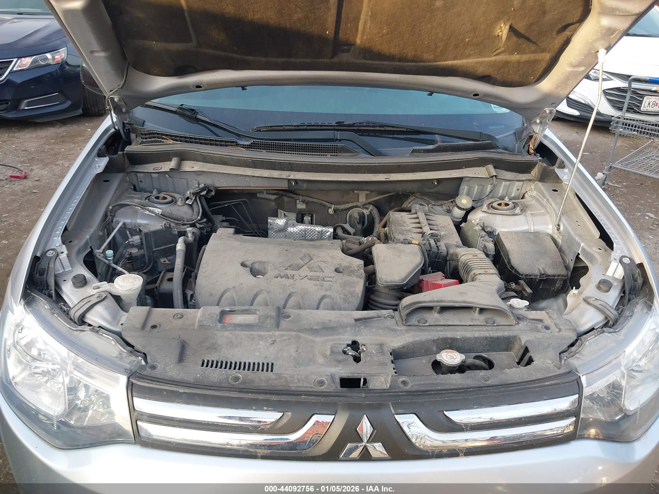 MITSUBISHI OUTLANDER image 10